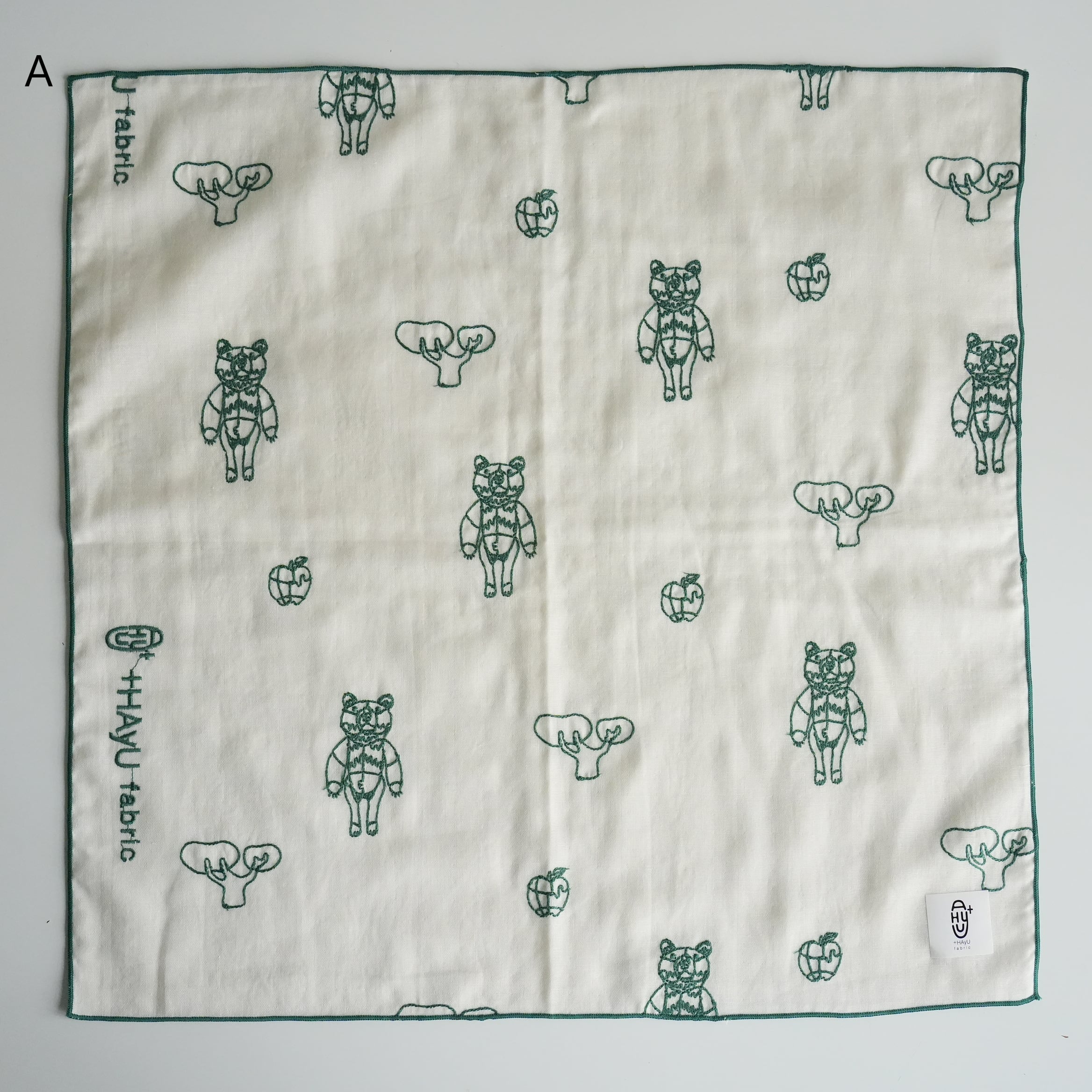 HAyU Double Gauze Handkerchief Bear & Apple