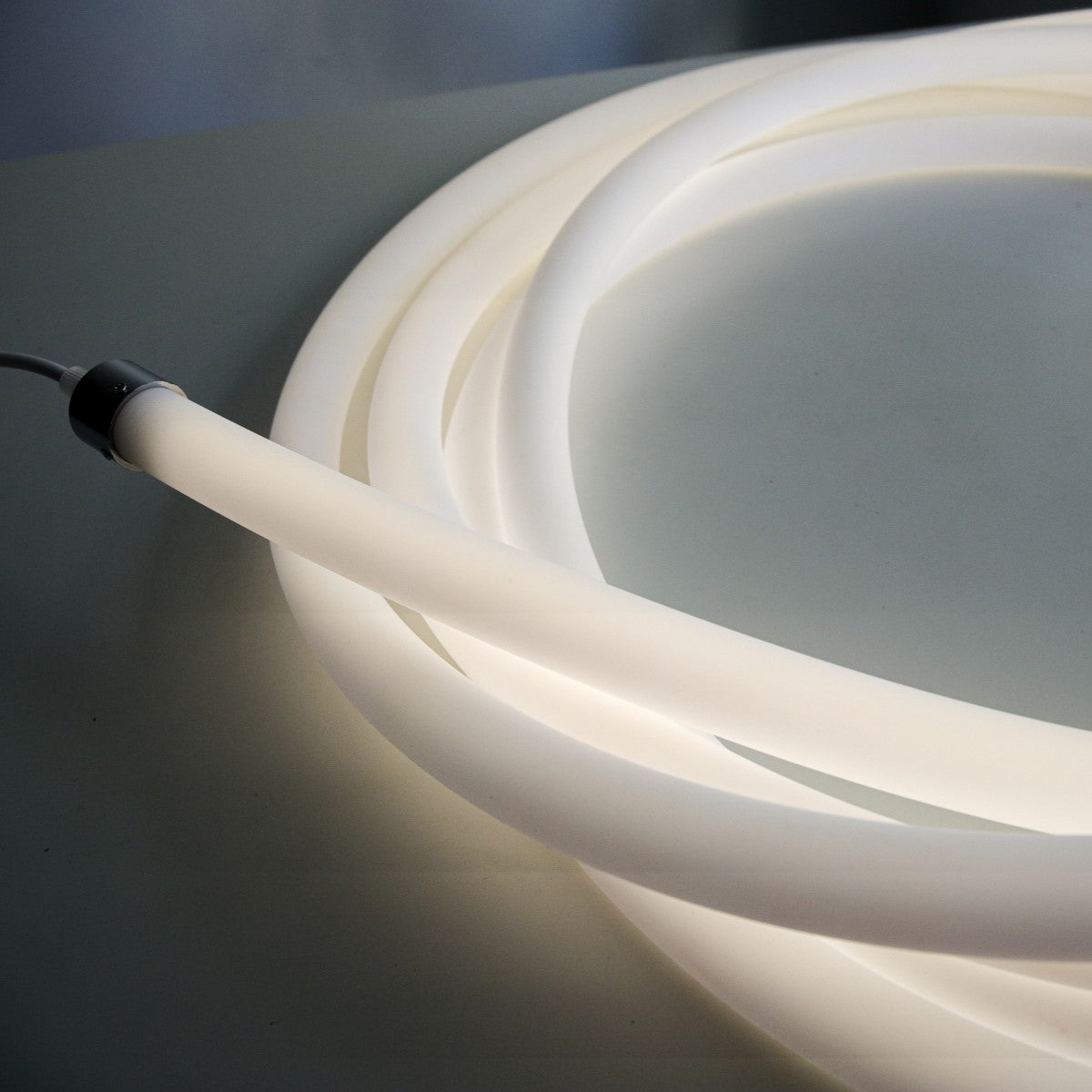 LEUCIS LED 360° チューブライト 7m