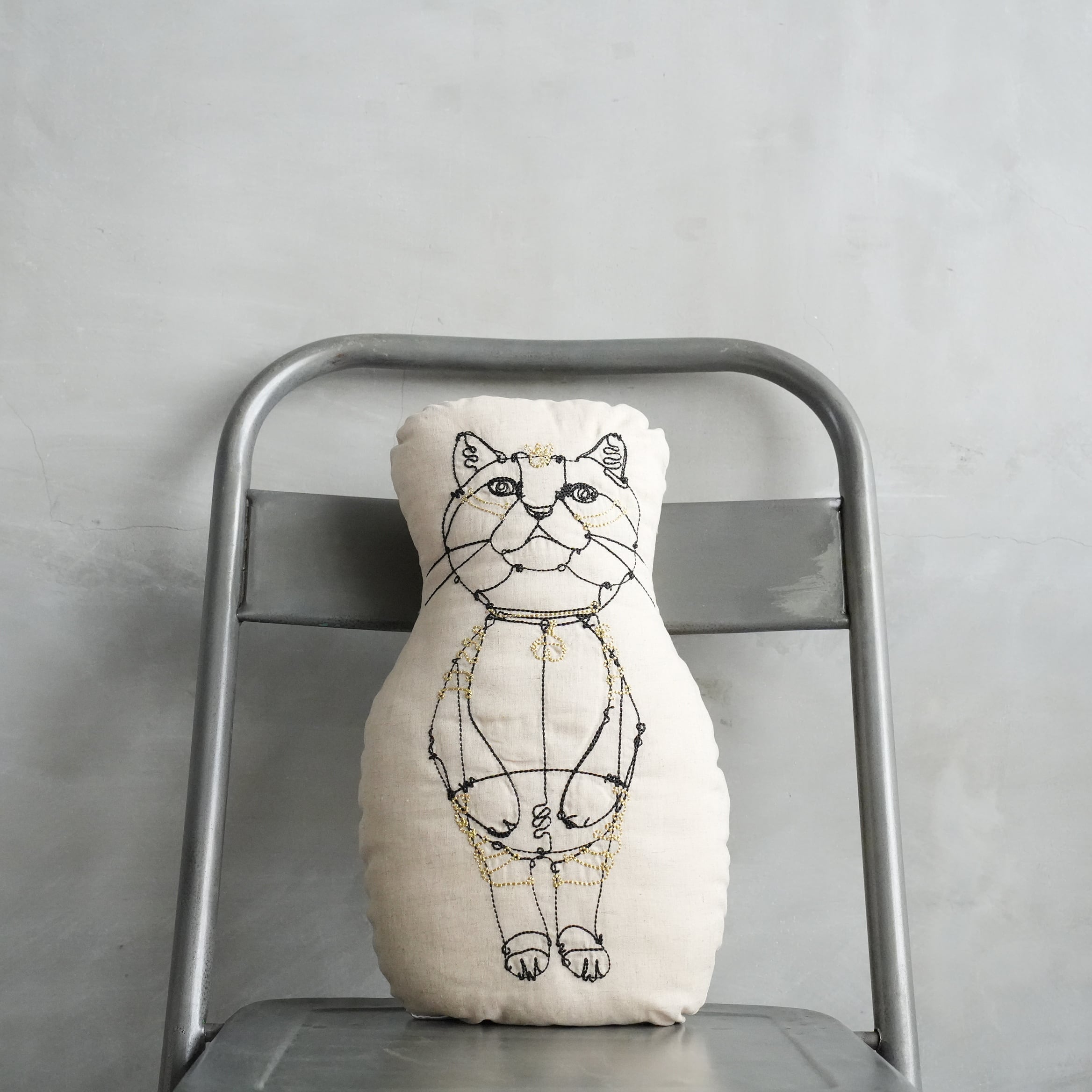HAyU Cushion Cat