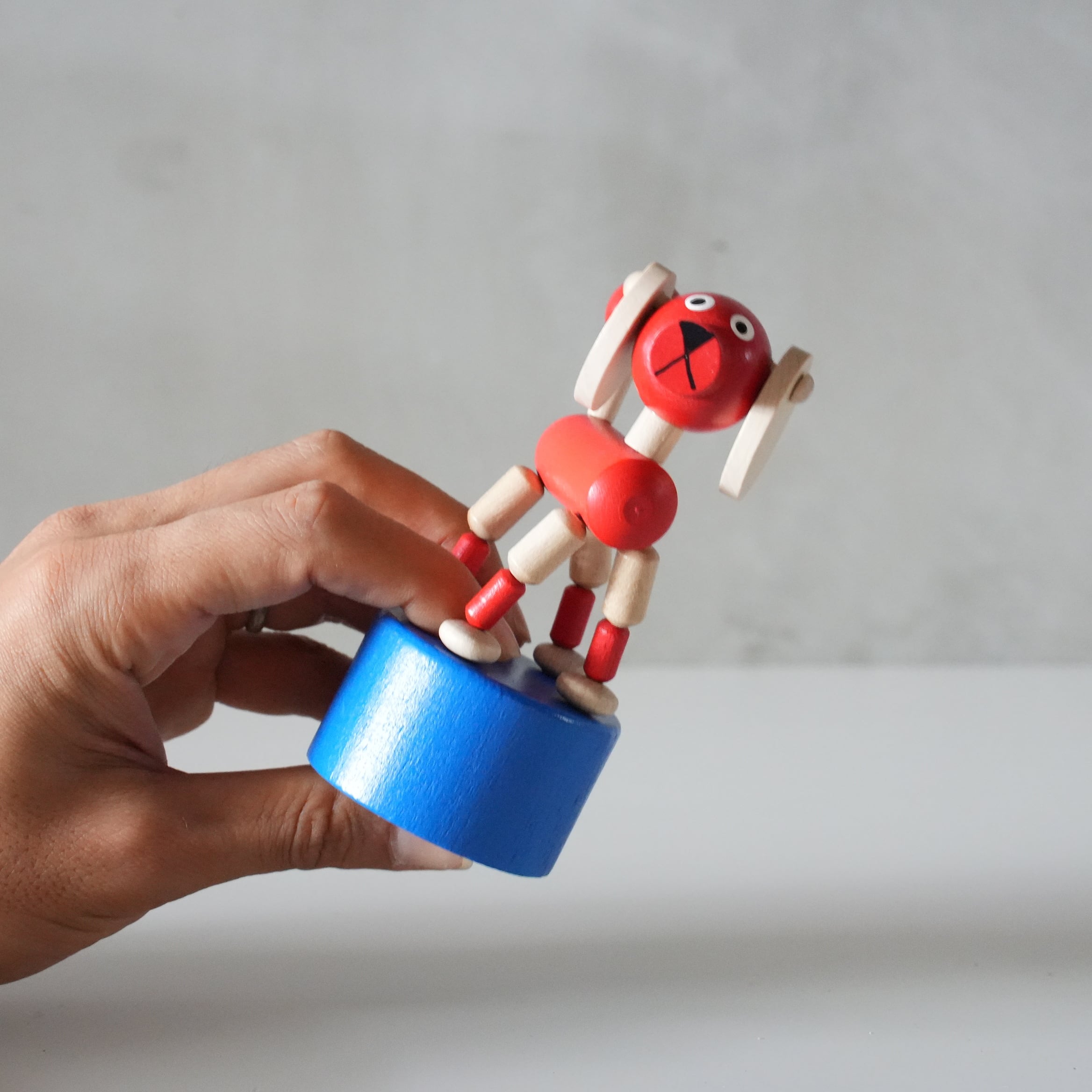 DETOA Wooden Push Up Toy Dog