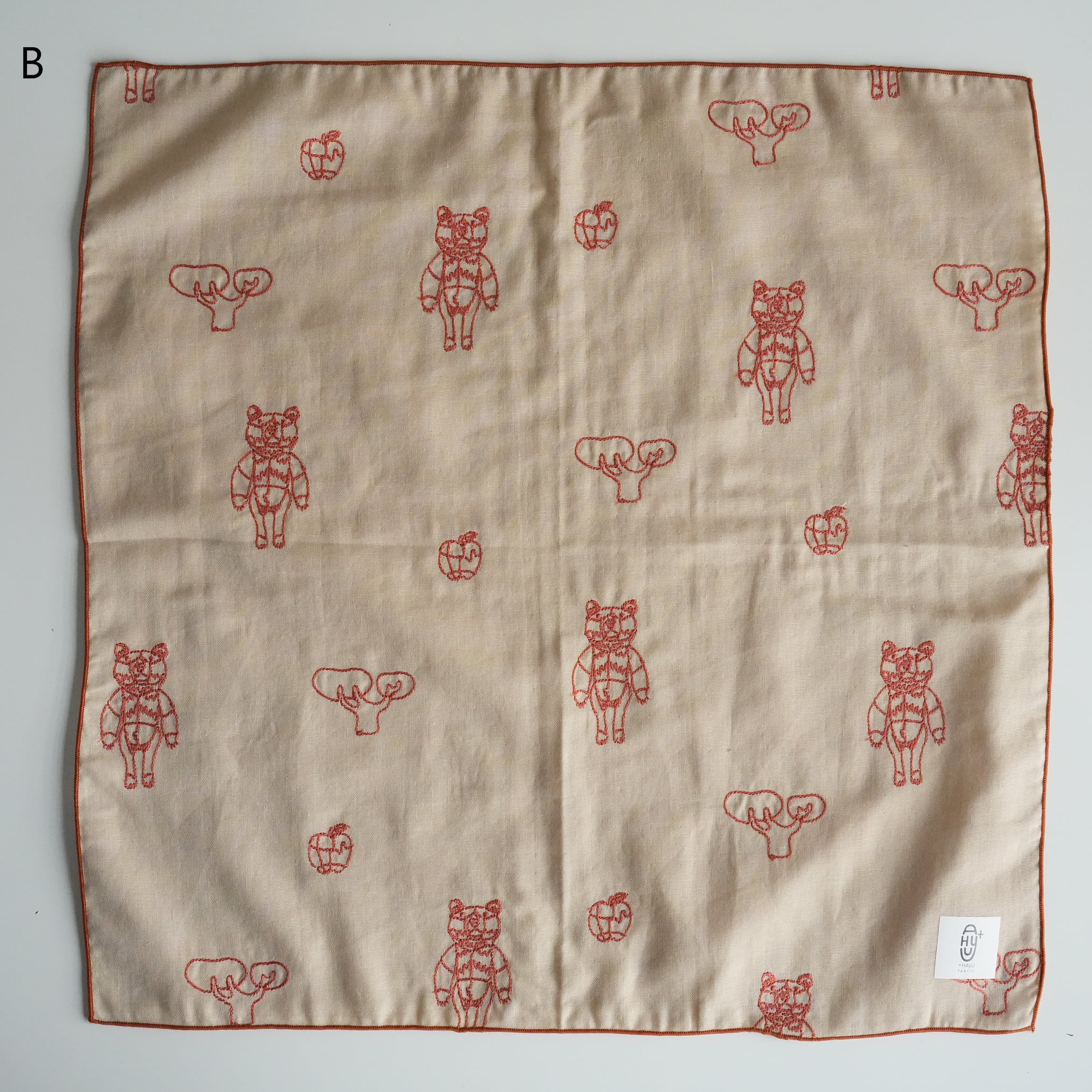 HAyU Double Gauze Handkerchief Bear & Apple