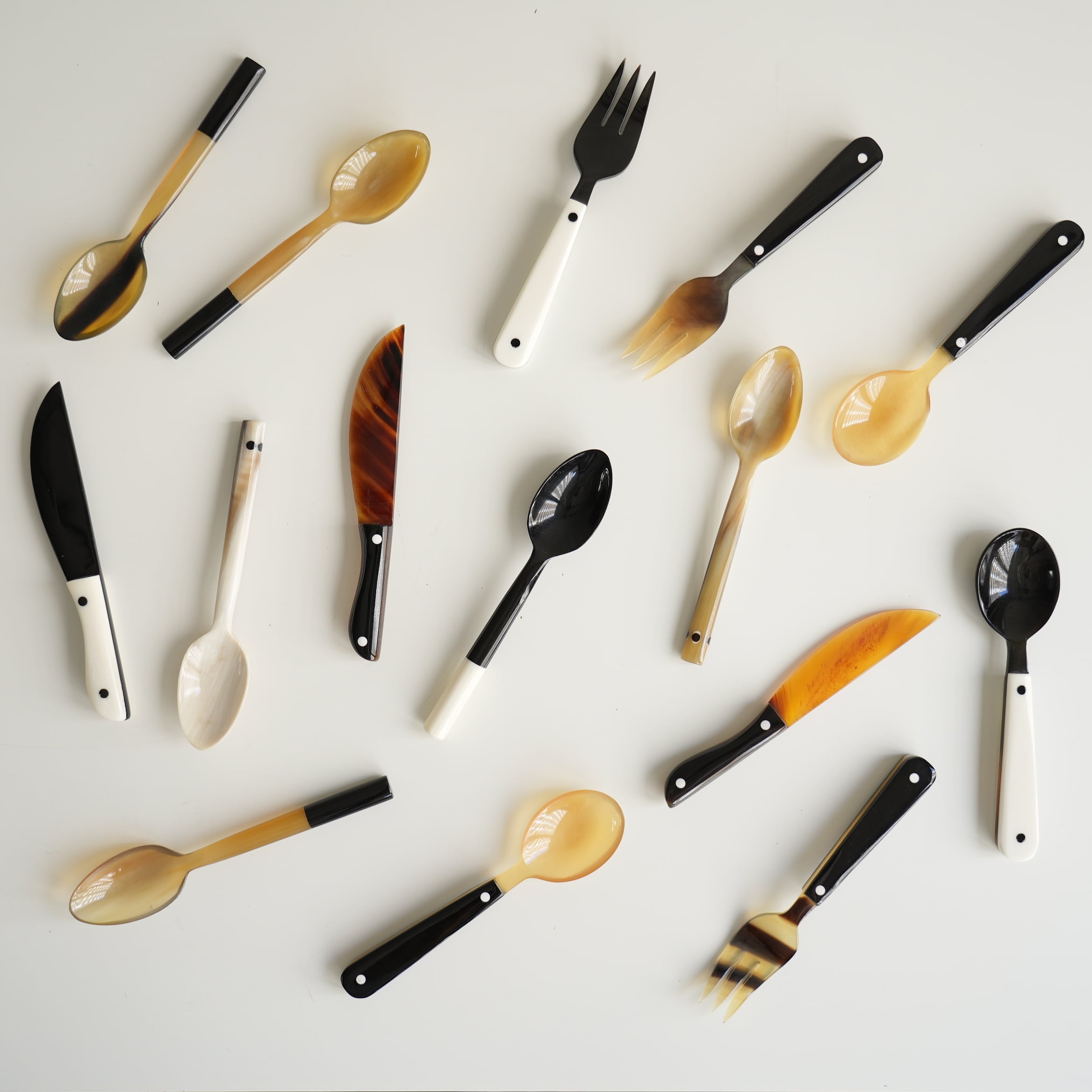 Sarah Petherick Egg Spoon BK/WH tip
