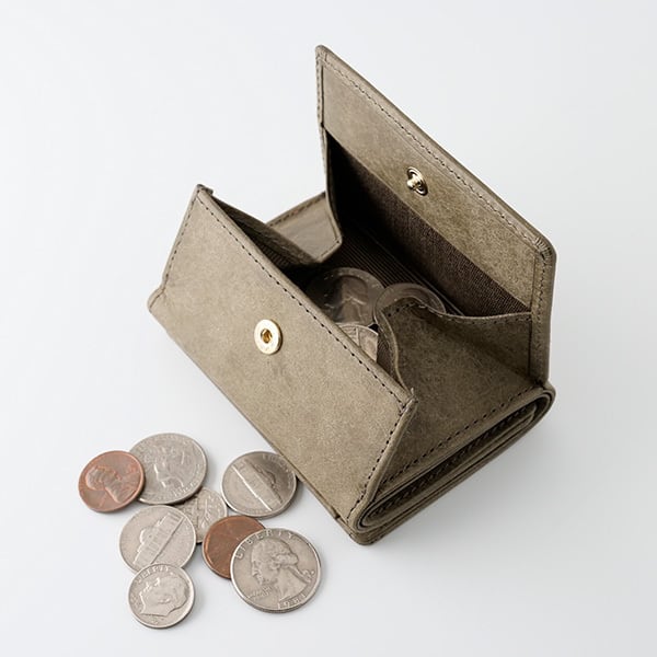 PB 三つ折り財布