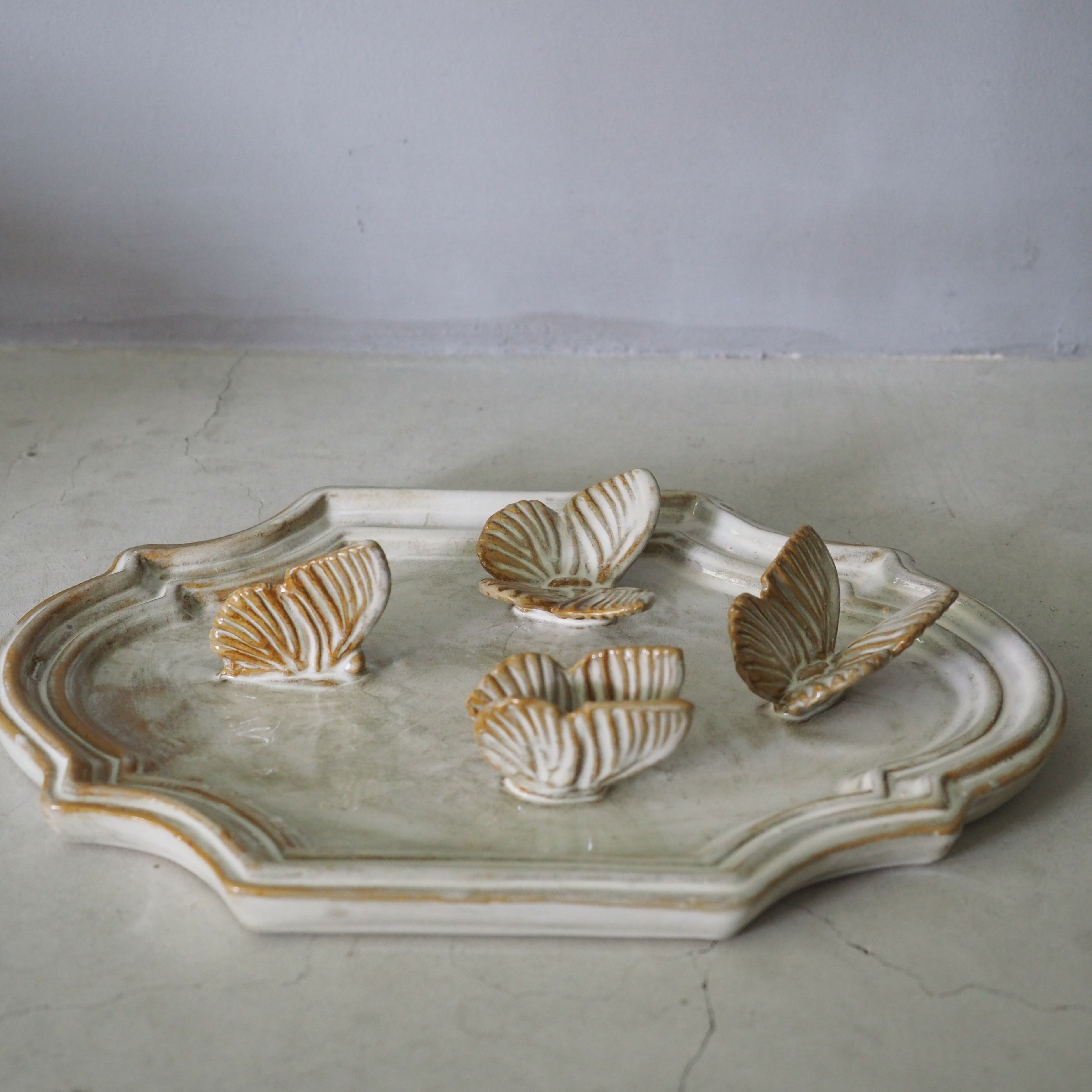 Mini Butterfly Trophy White AH-018-05