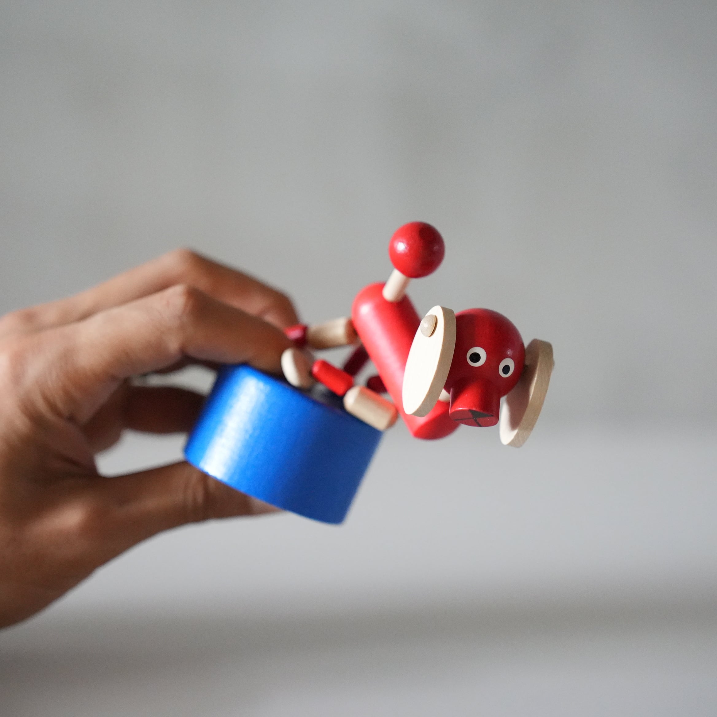 DETOA Wooden Push Up Toy Dog