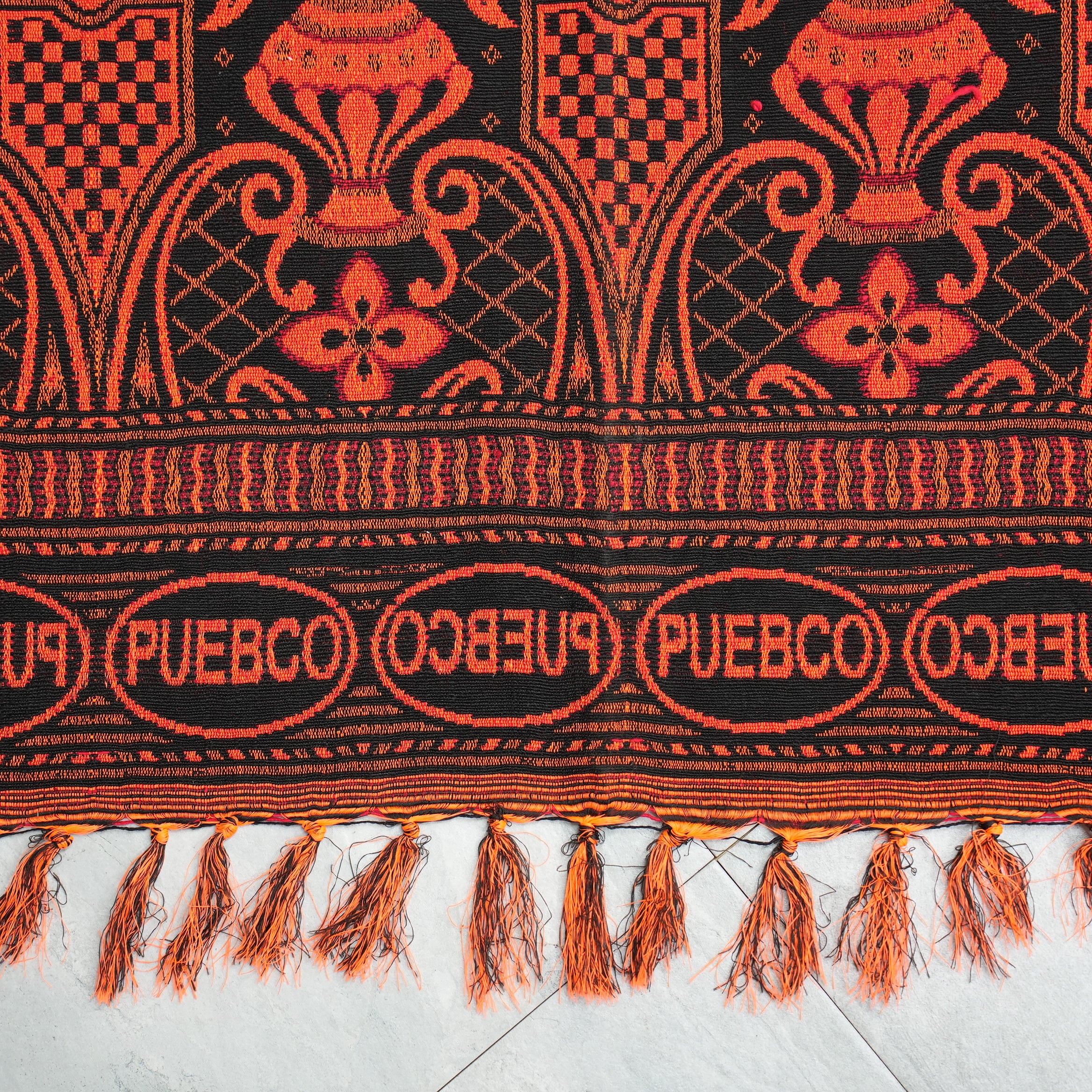 Reversible Jacquard Rug Black