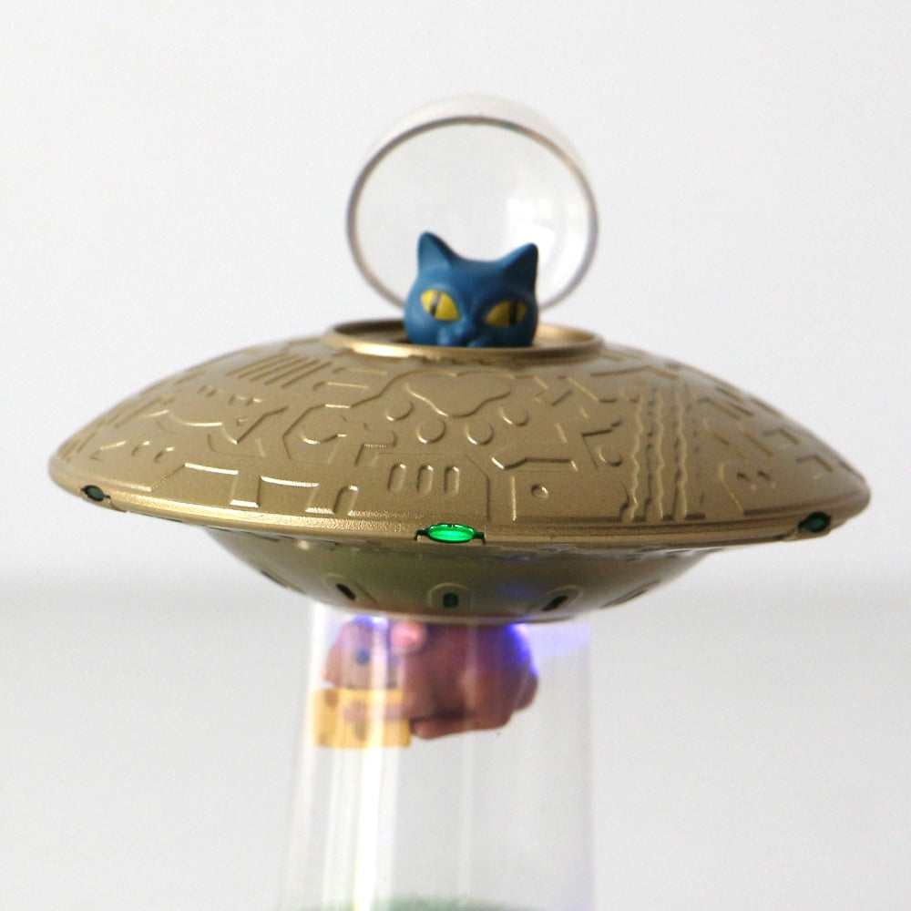 Toy & Book "UFO Cat Invasion"