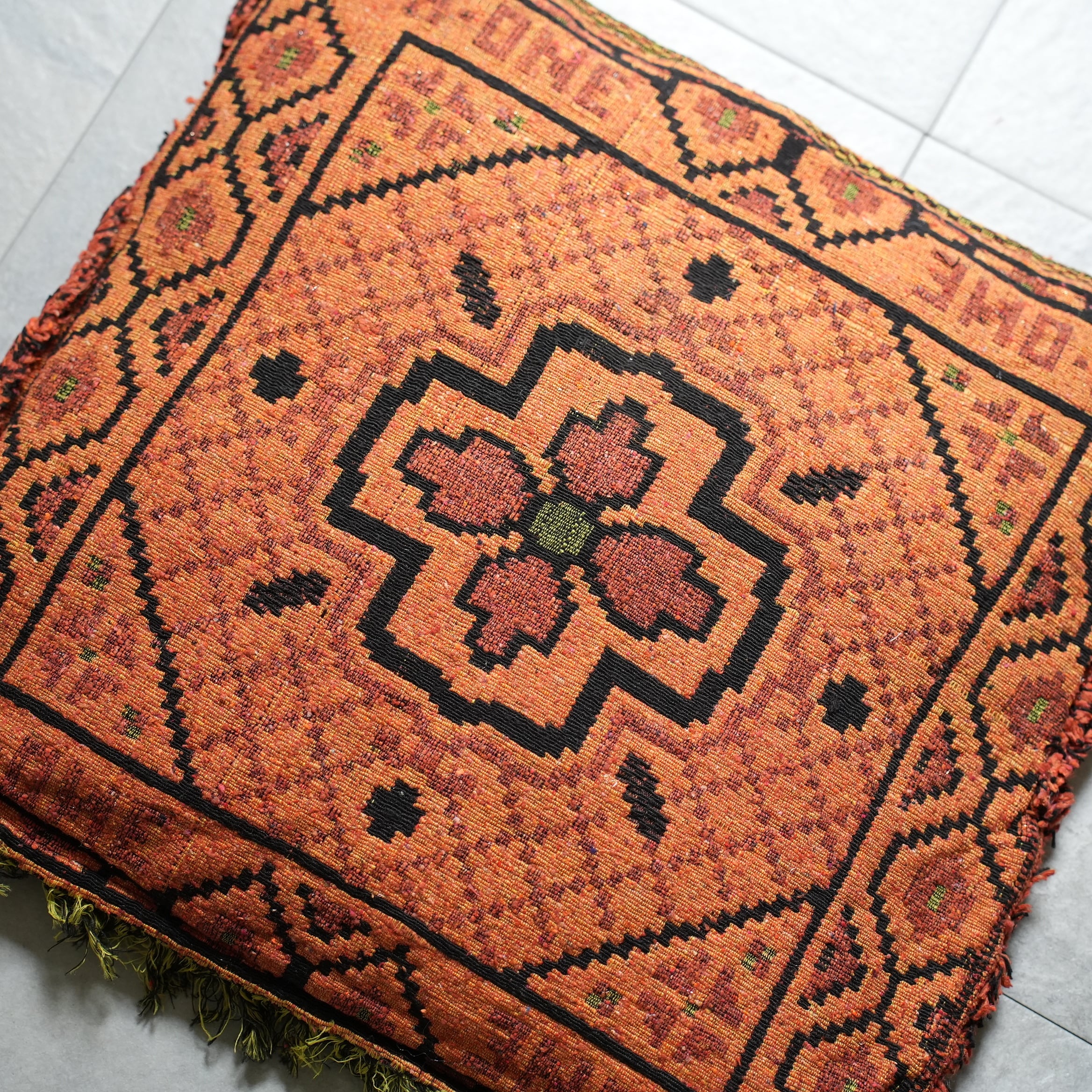 HYBRID INDIAN CUSHION Orange