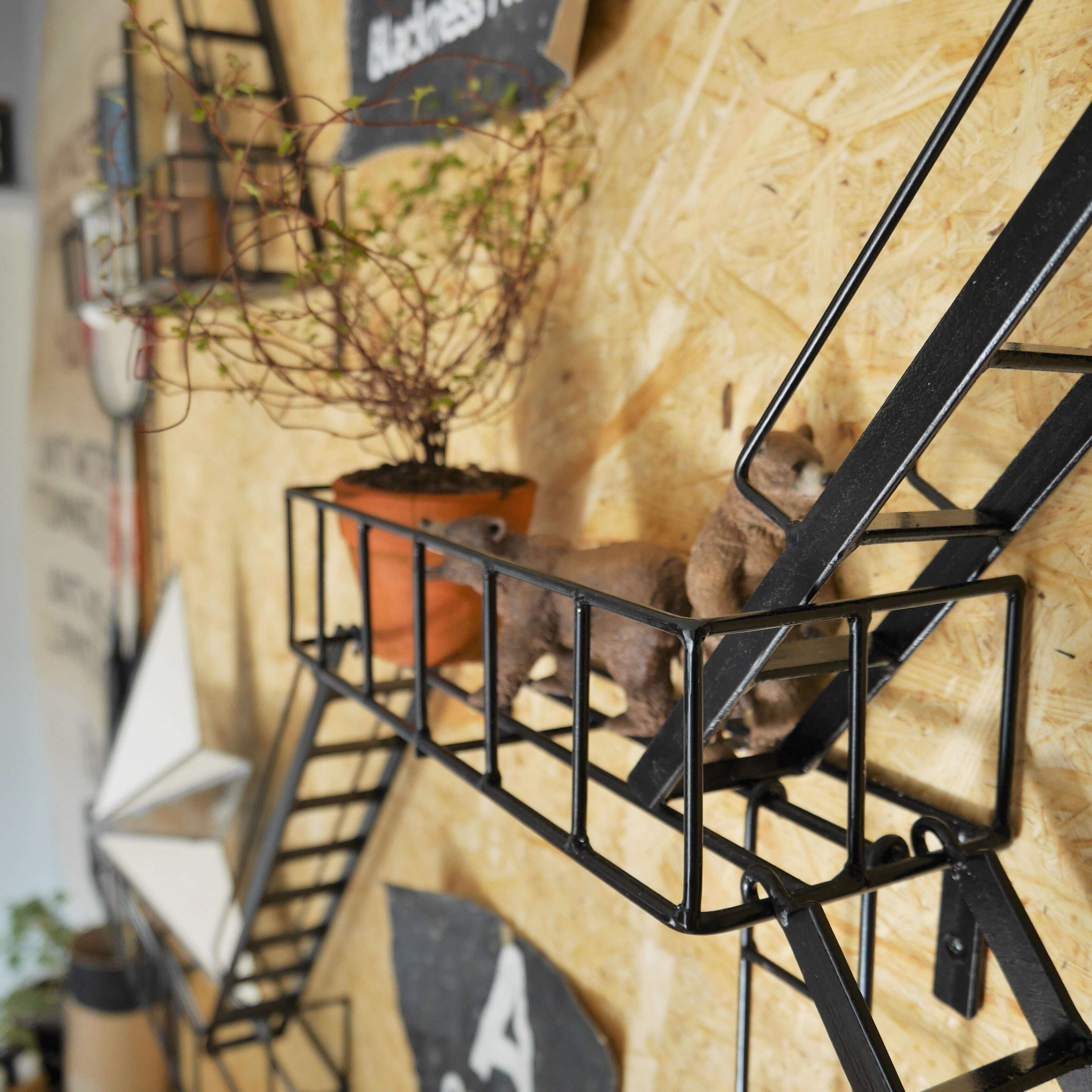 FIRE ESCAPE Balcony S