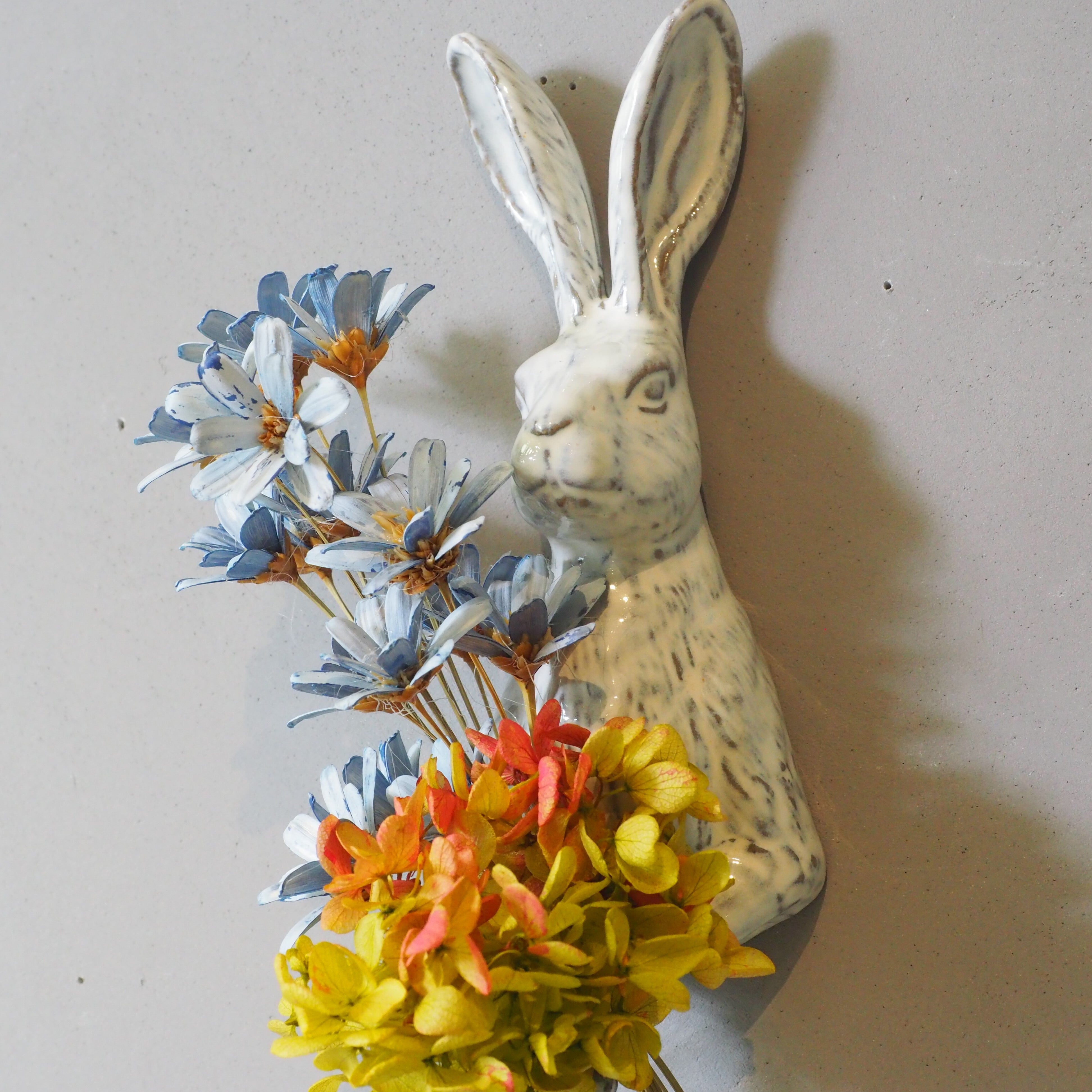 Curious Hare Hook White KN-026H-05