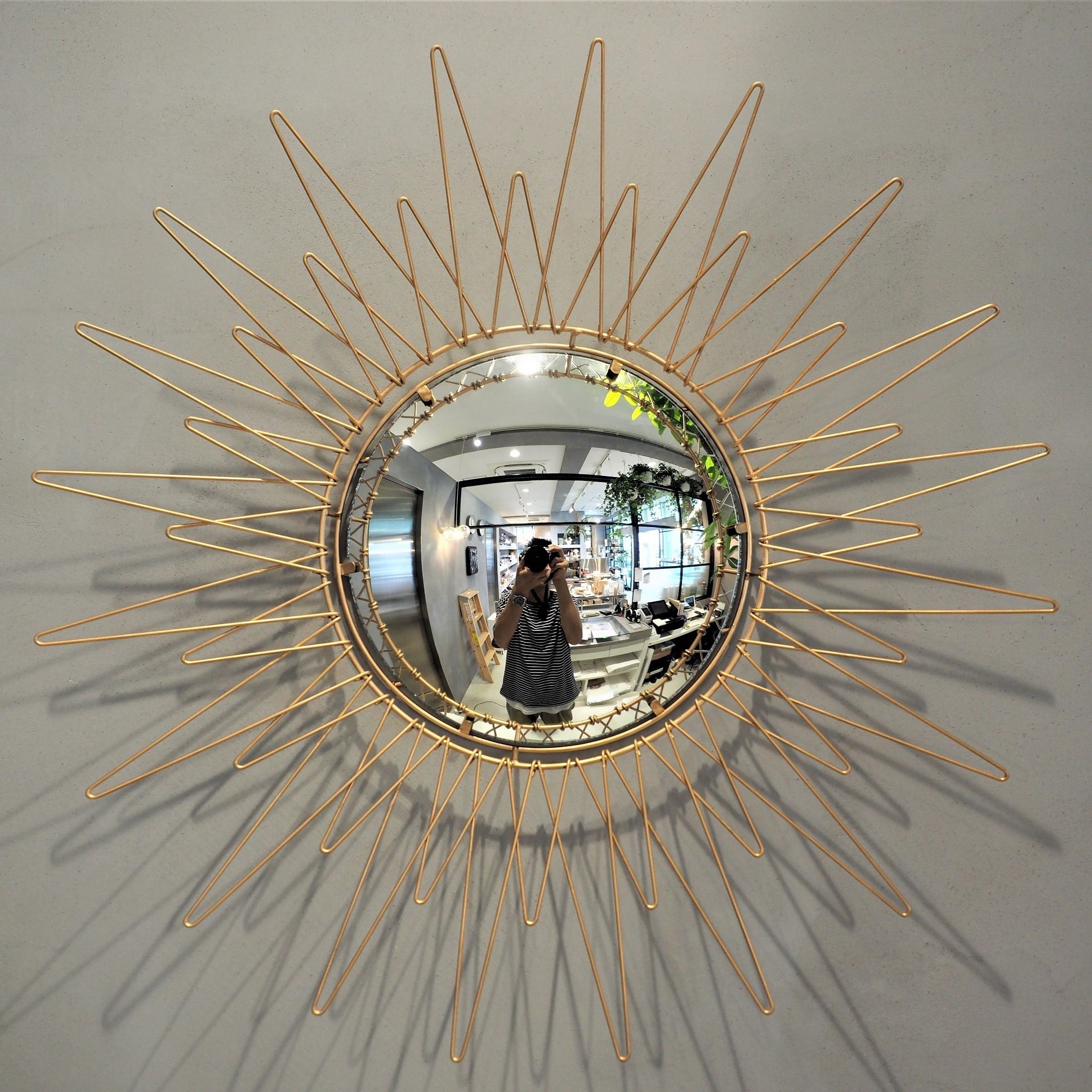 RAY Interior Wall Mirror Gold