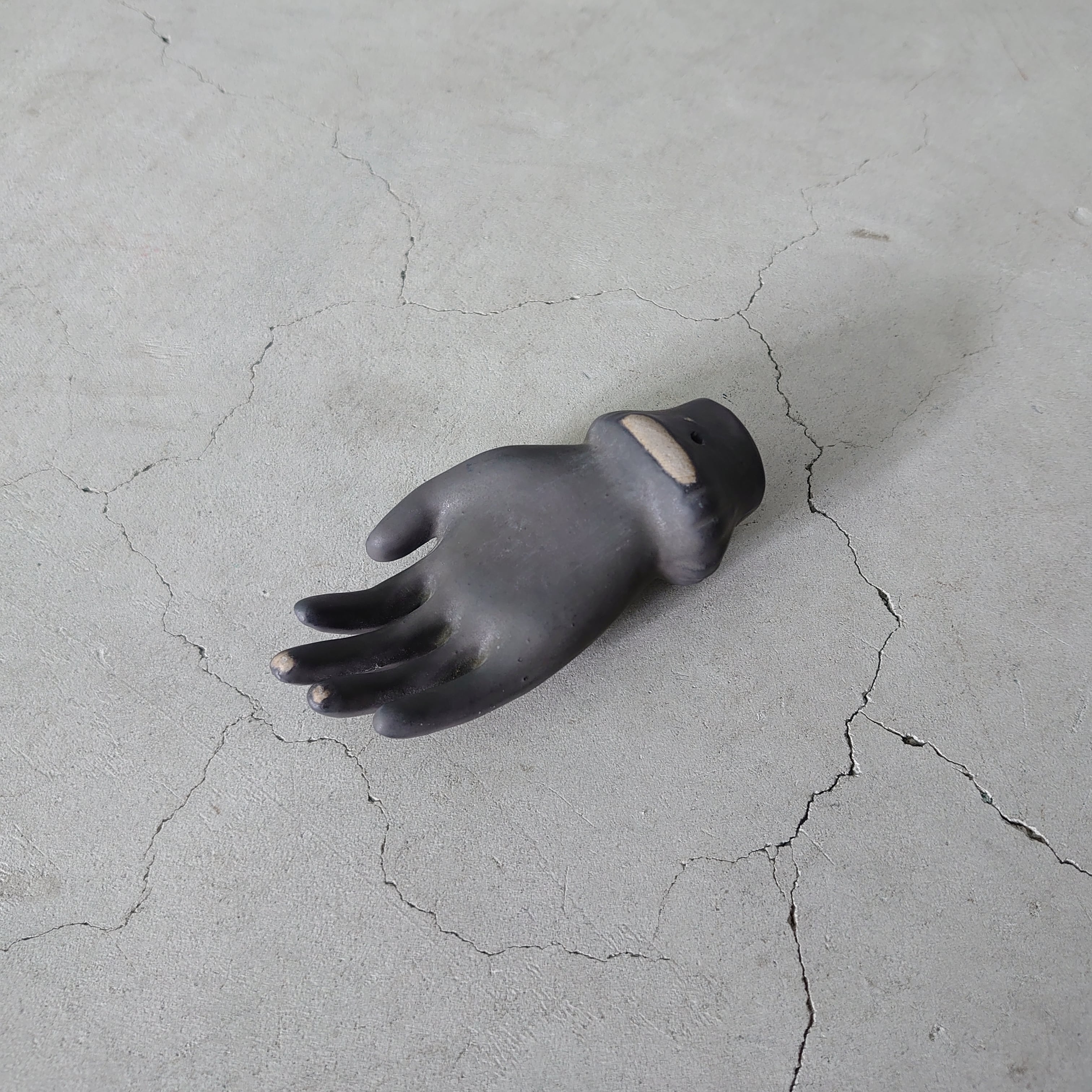 Hand Black MS-001-04