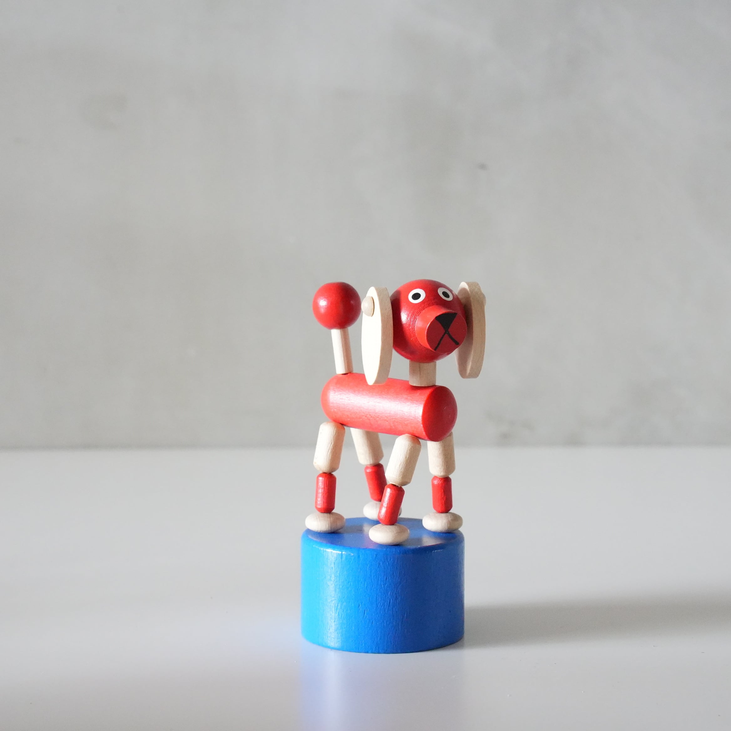 DETOA Wooden Push Up Toy Dog