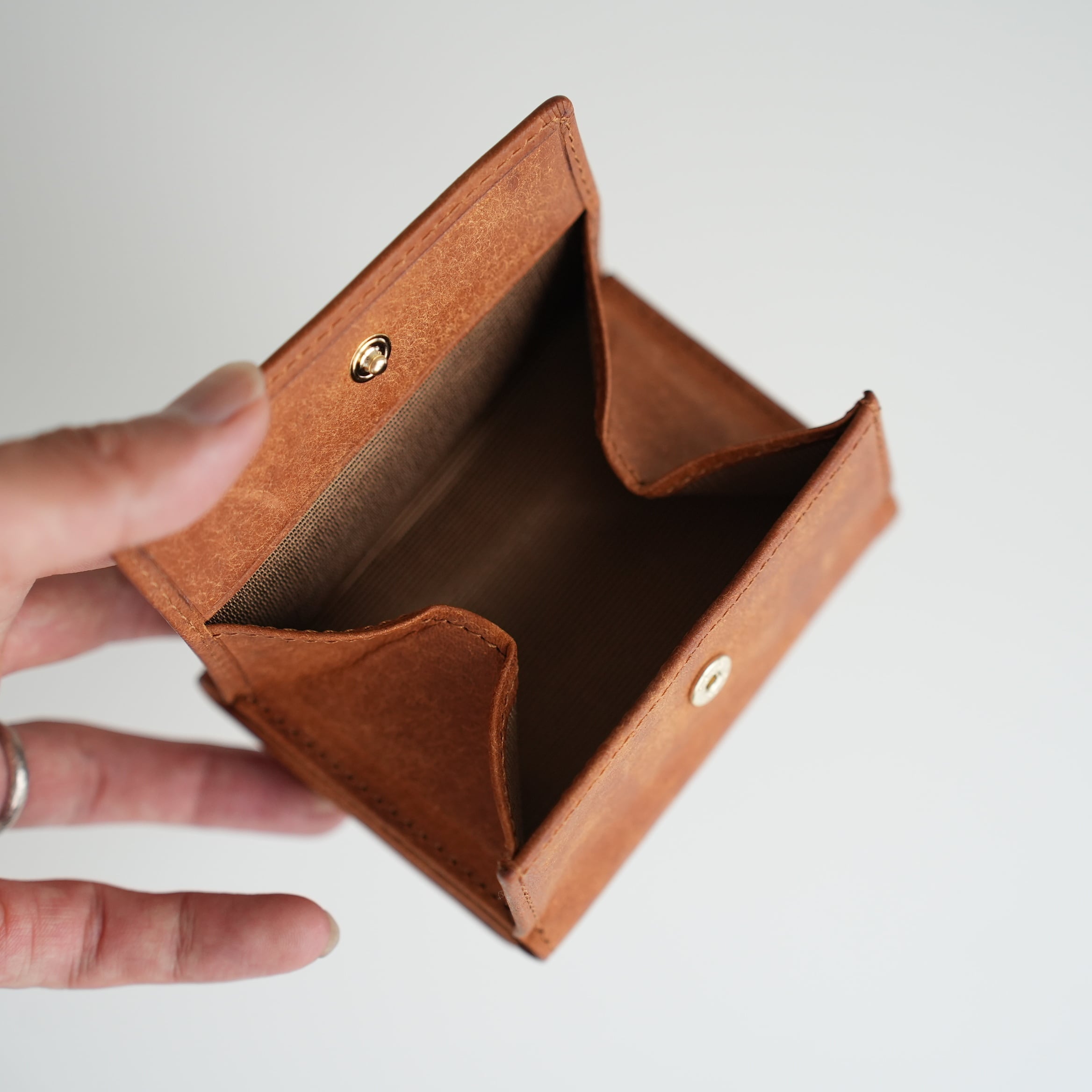 PB 三つ折り財布