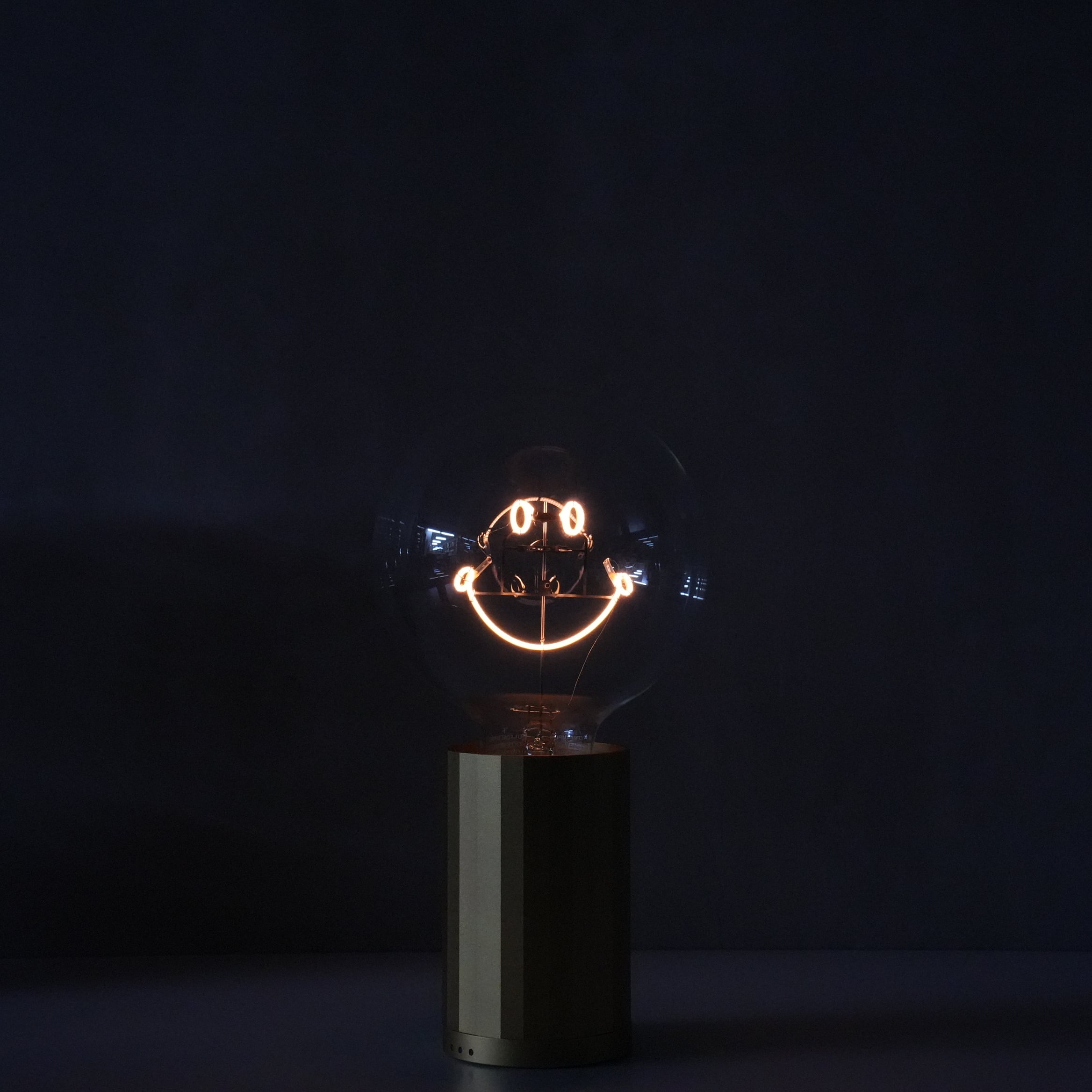 MITB / Message in the Bulb ランプベース&ポータブル電球セット