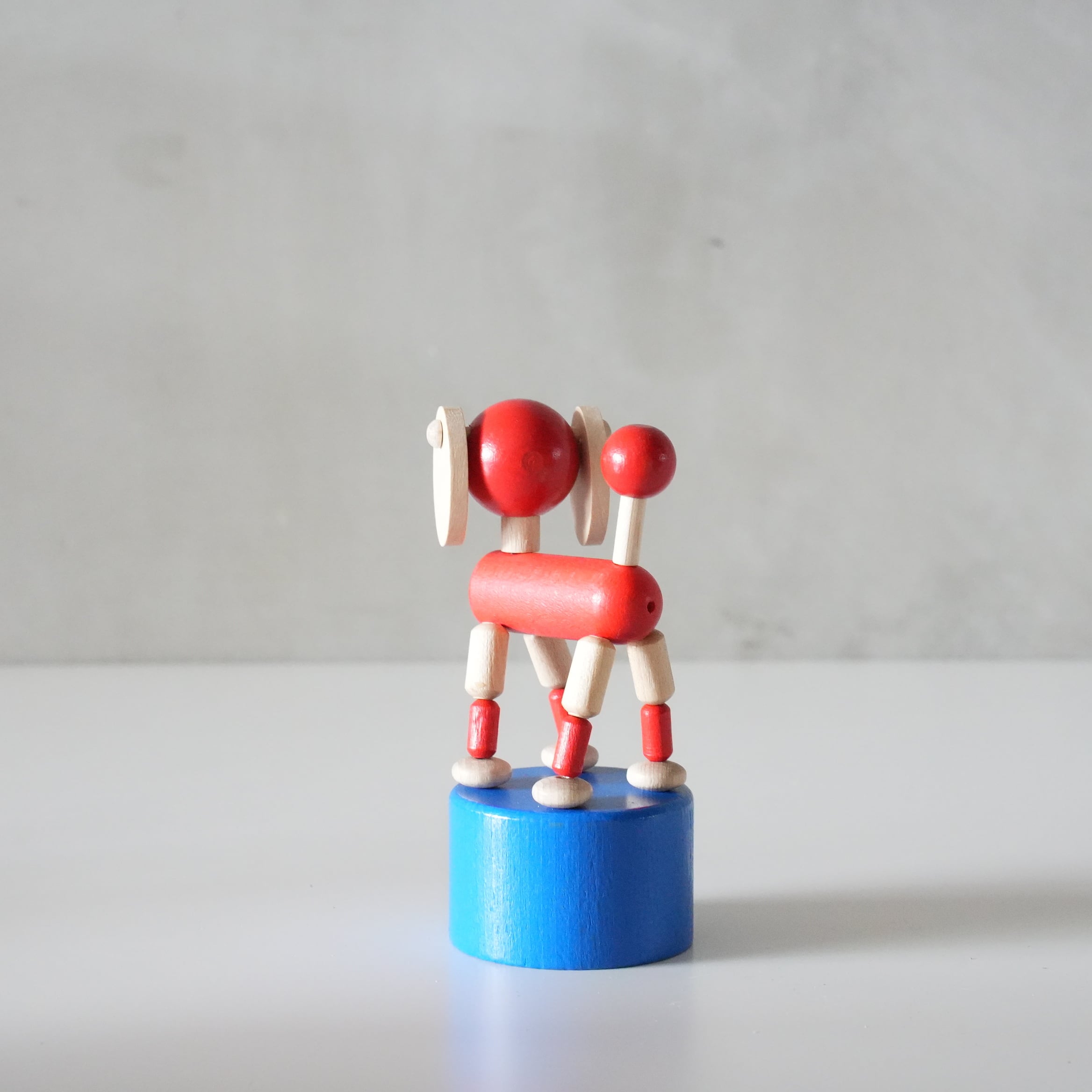 DETOA Wooden Push Up Toy Dog