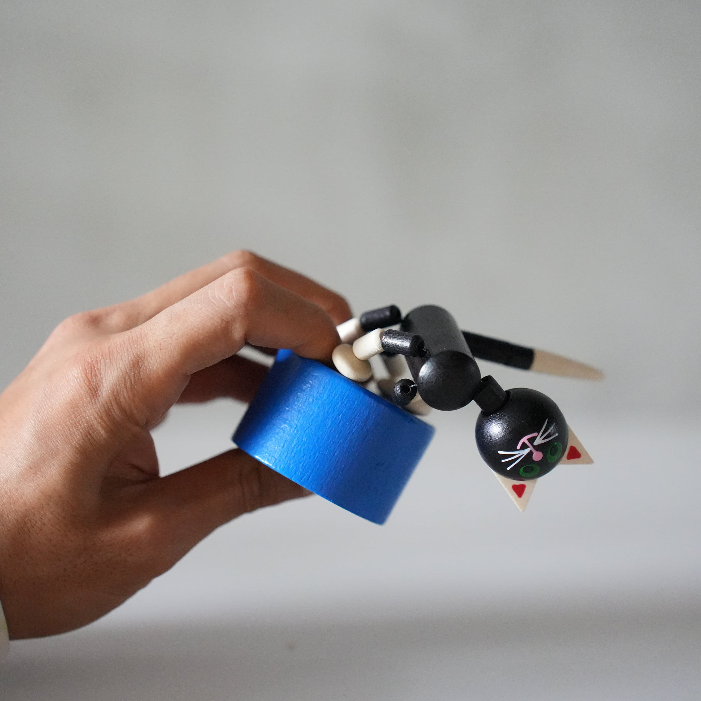 DETOA Wooden Push Up Toy Black Cat