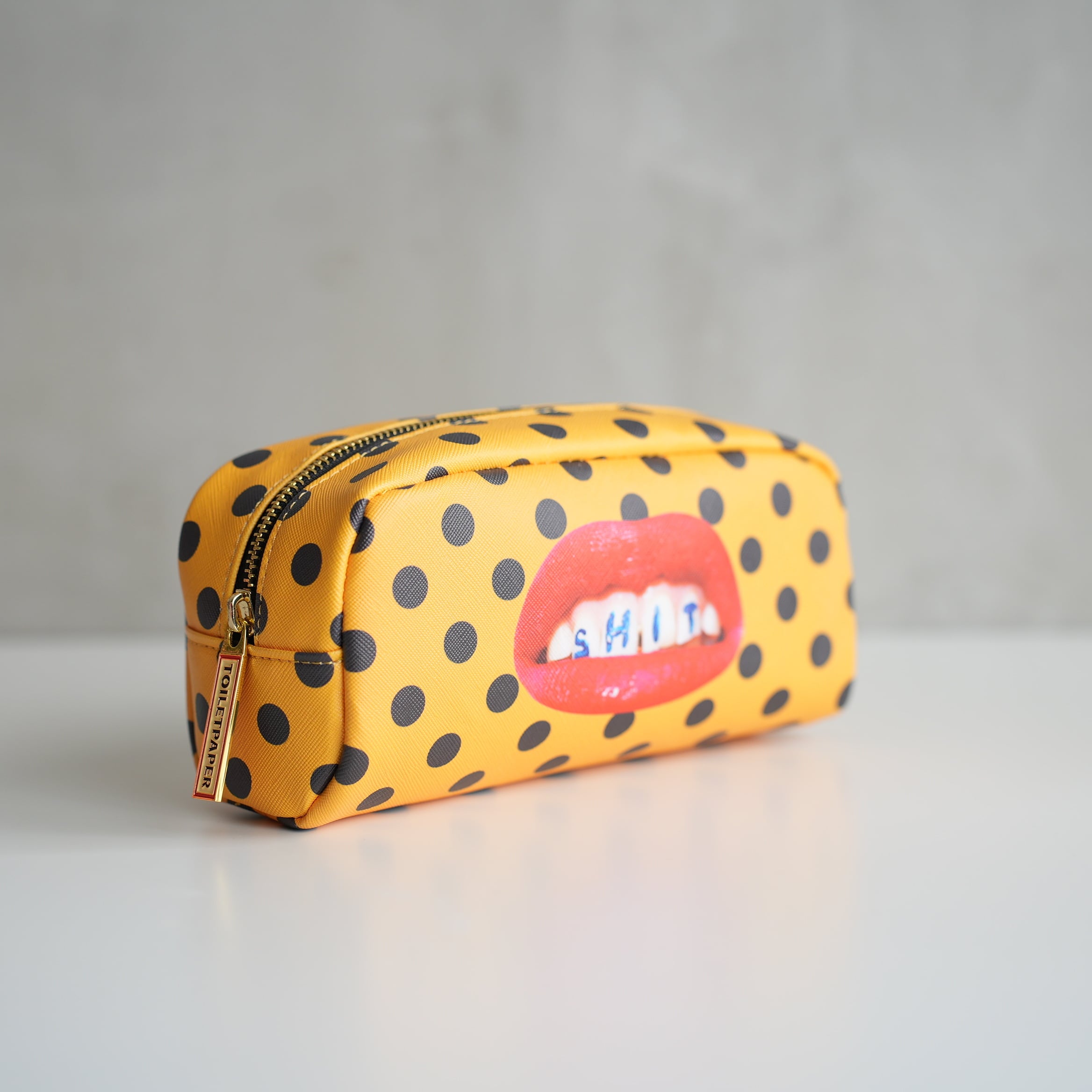 PU case (L) SHIT SELETTI/ TOILETPAPER
