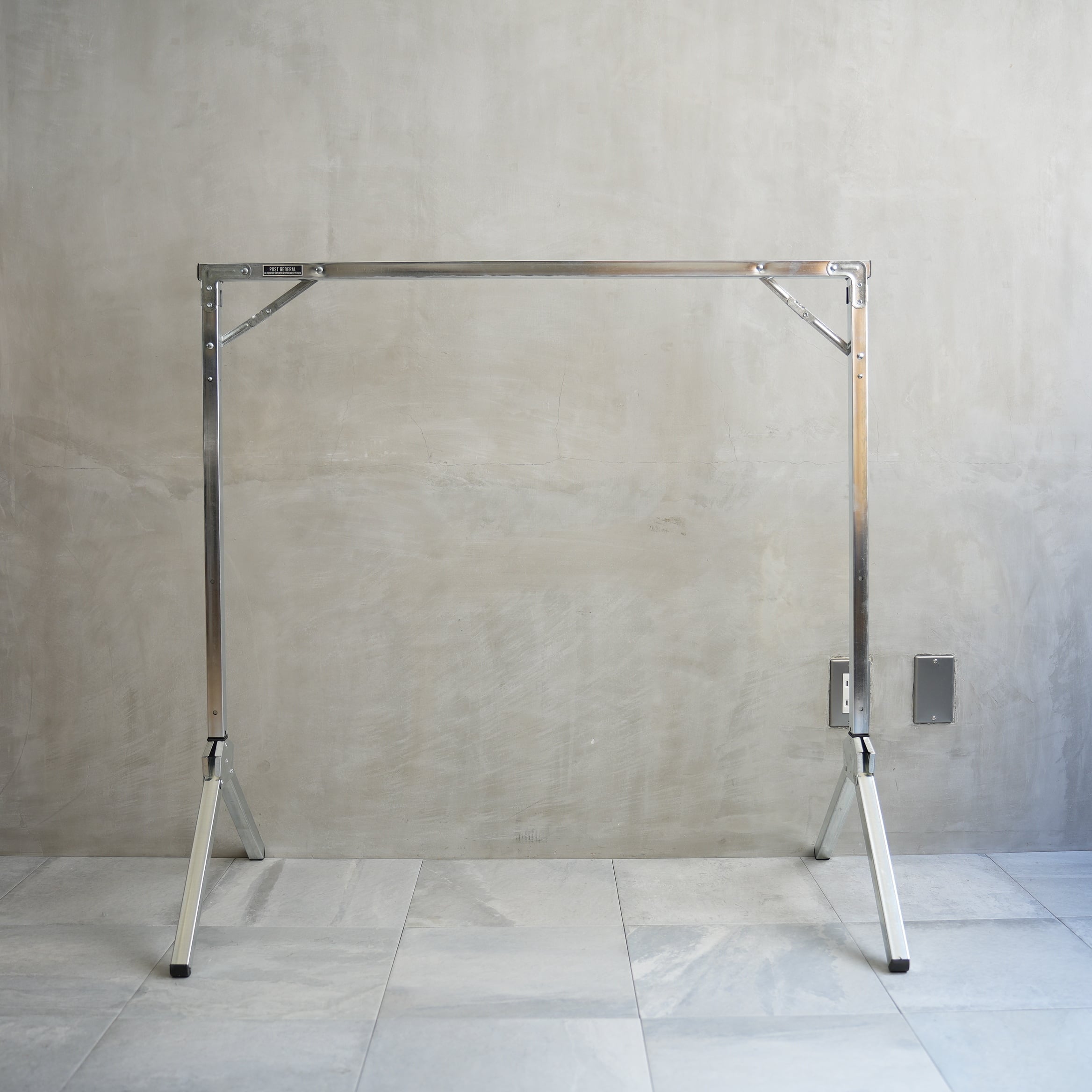 EXHIBITION FOLDABLE HANGER RACK Silver