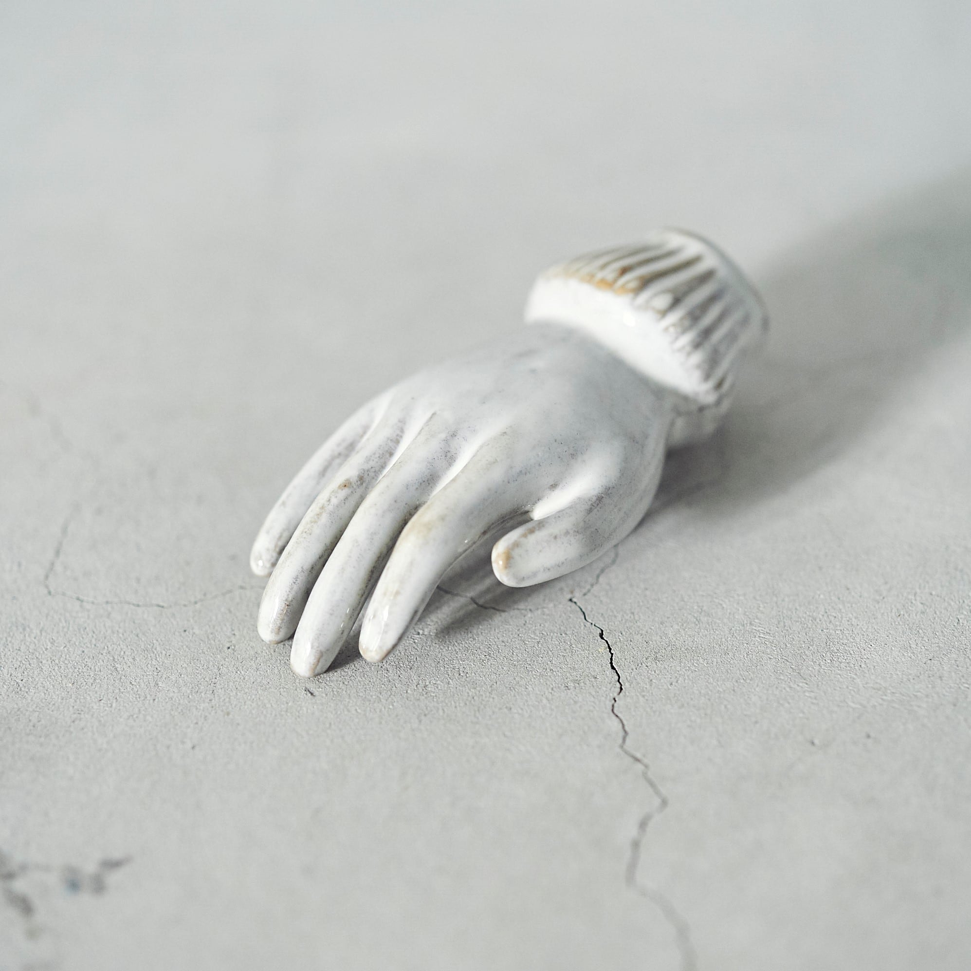 Hand White MS-001-05