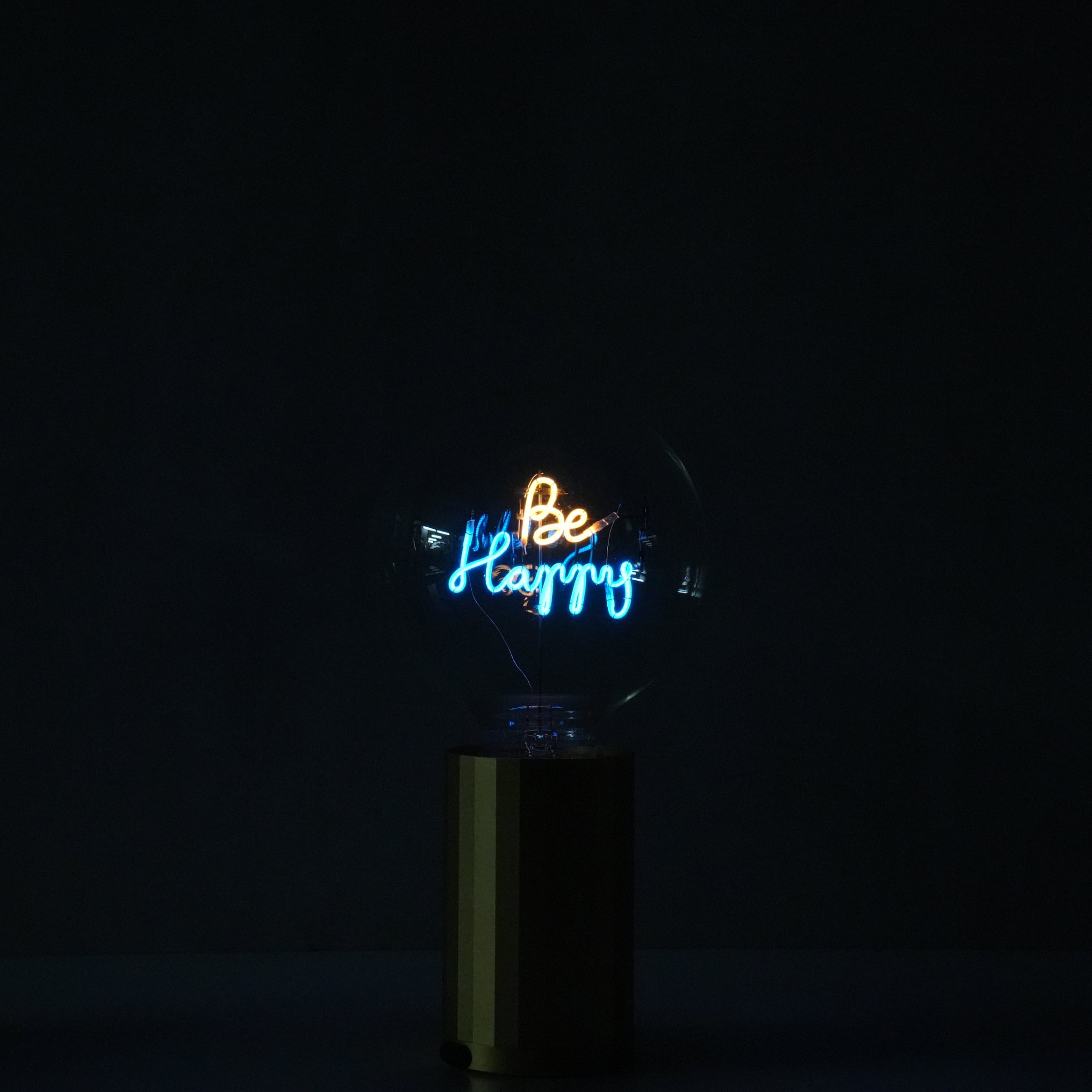 MITB / Message in the Bulb ランプベース&ポータブル電球セット
