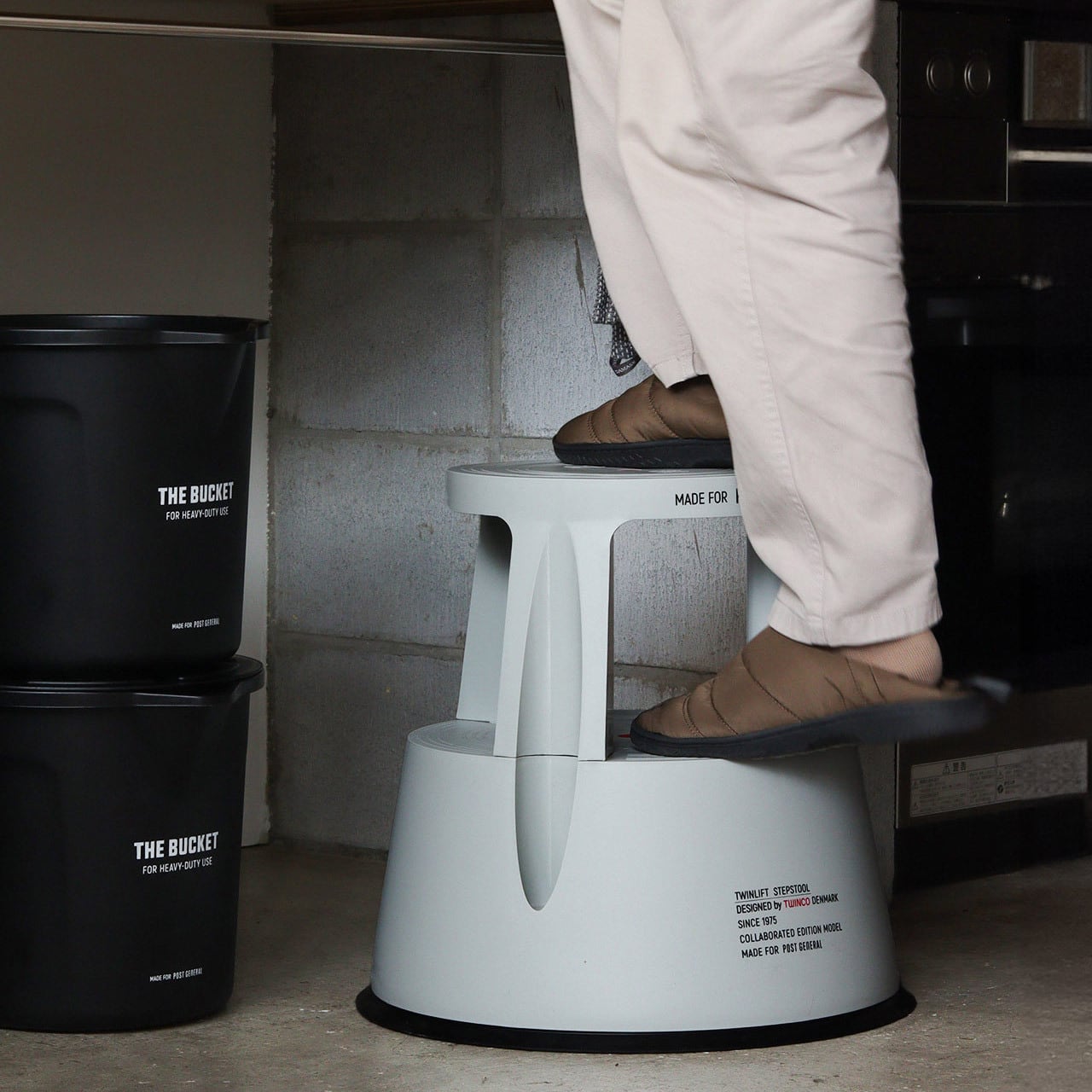 TWINCO STEP&STOOL BLACK