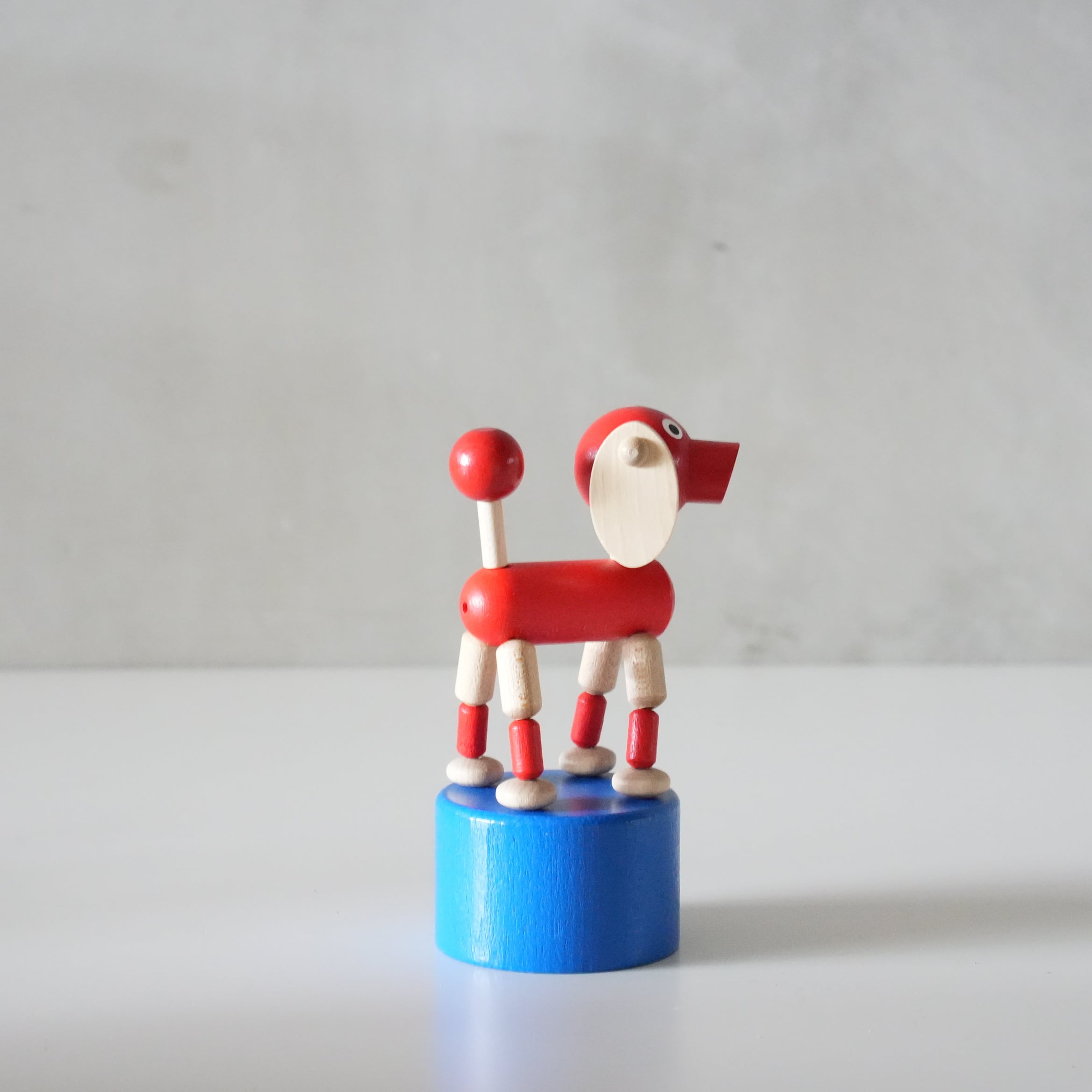DETOA Wooden Push Up Toy Dog