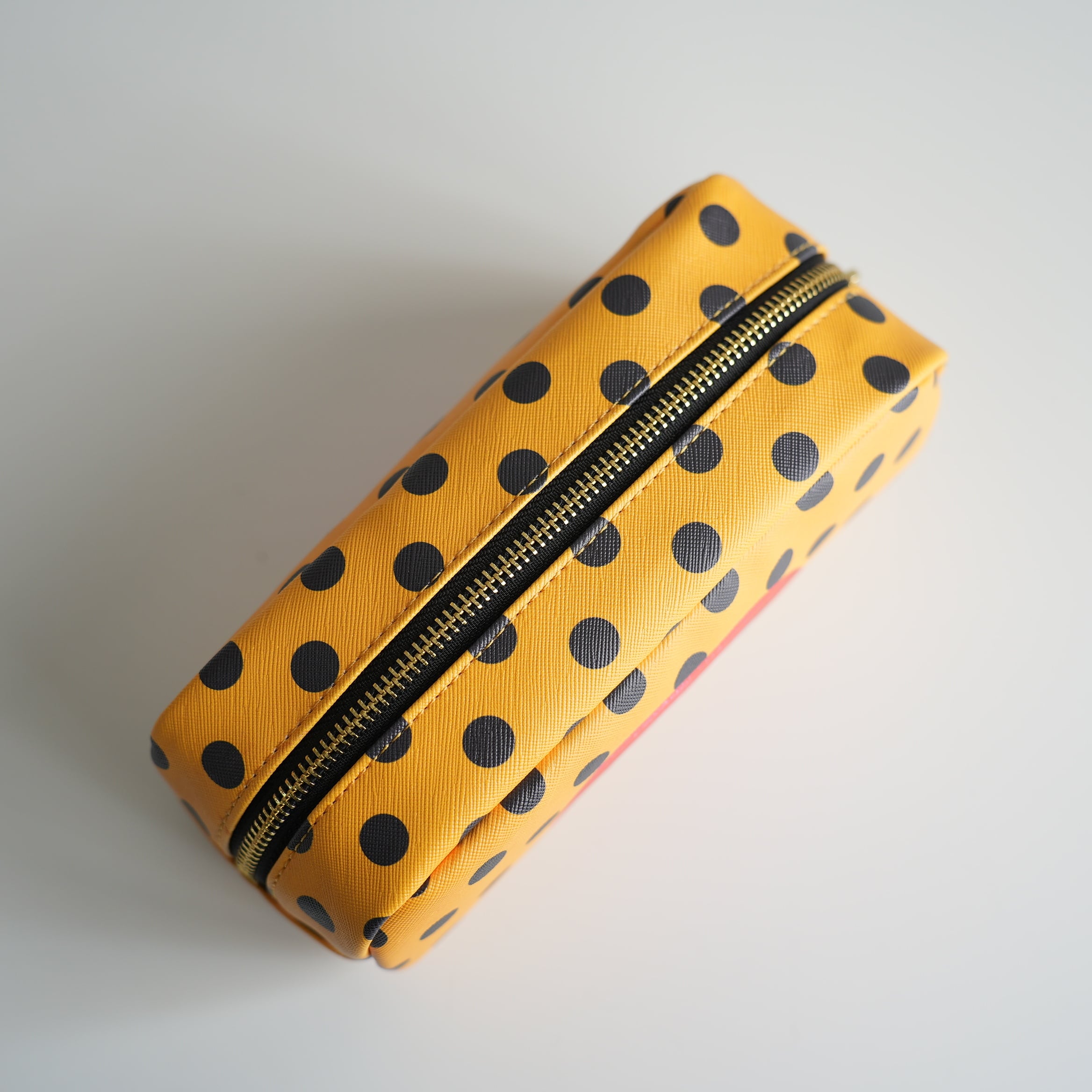 PU case (L) SHIT SELETTI/ TOILETPAPER