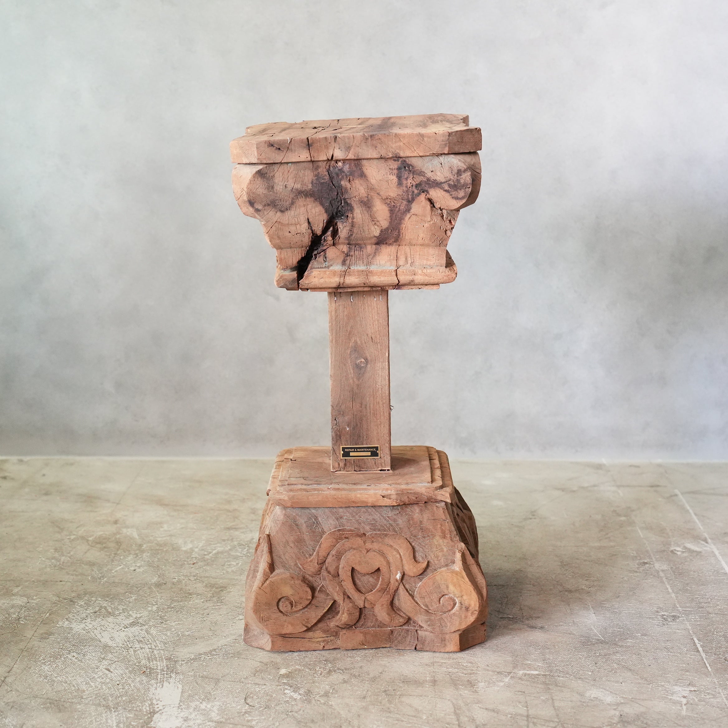 PILLAR STAND D