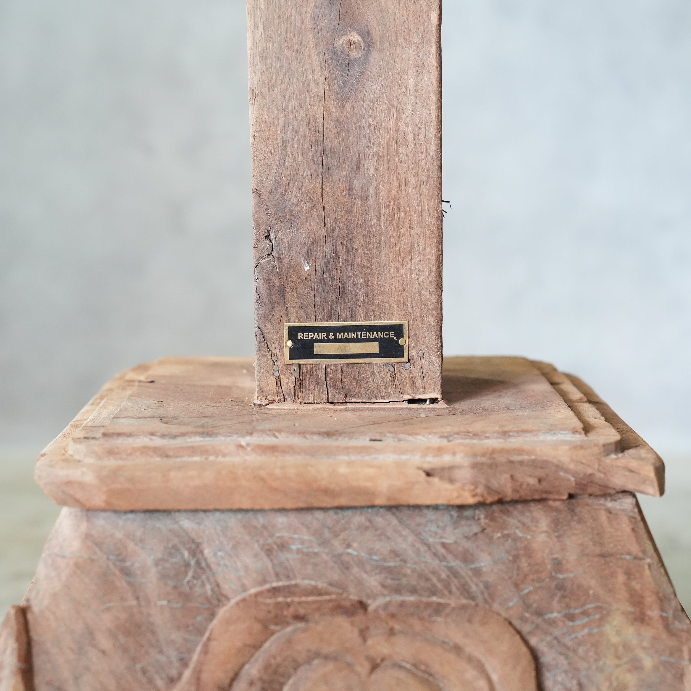 PILLAR STAND D