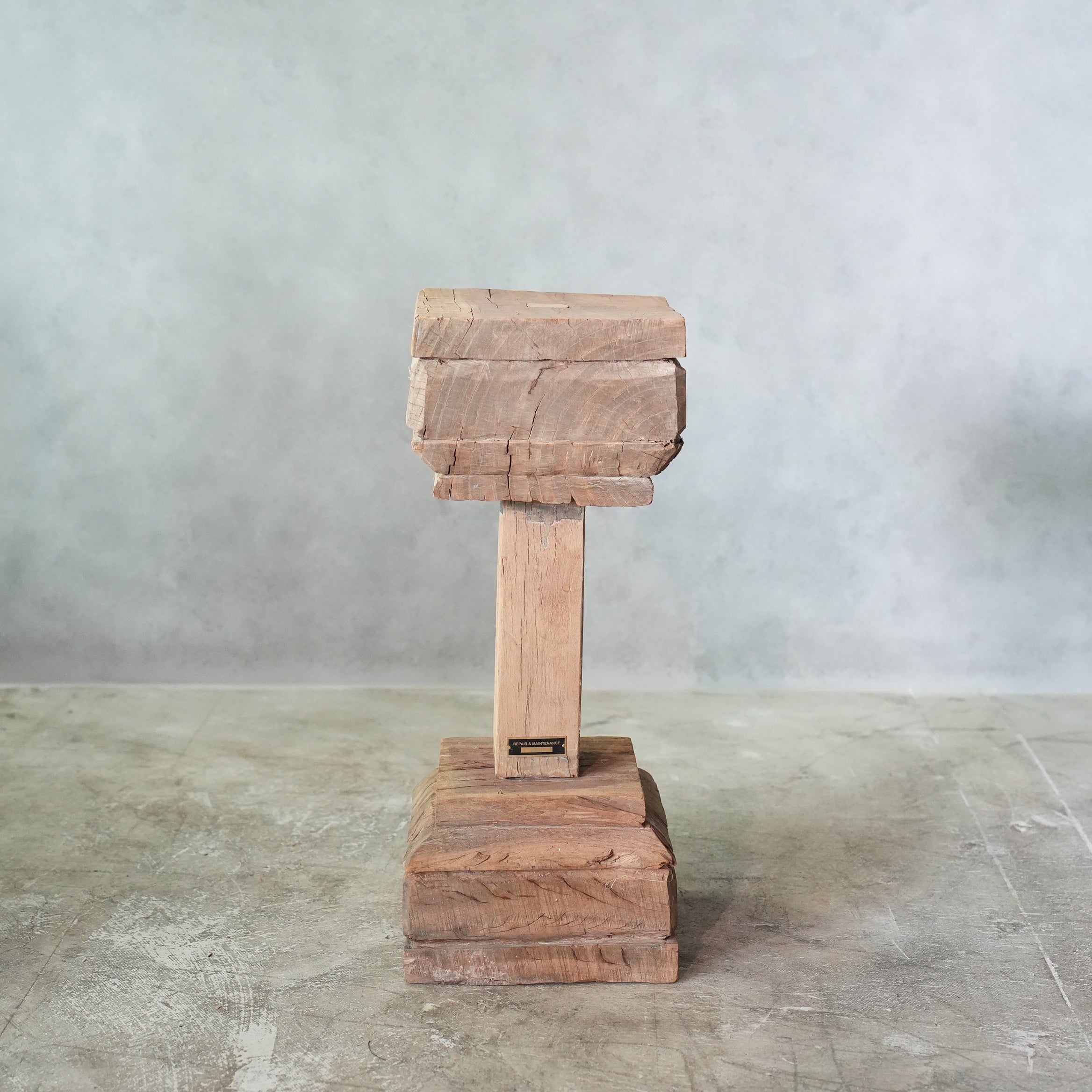 PILLAR STAND H