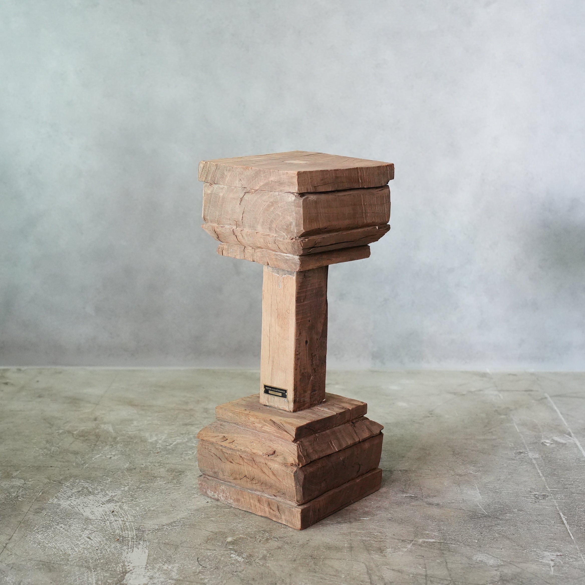 PILLAR STAND H