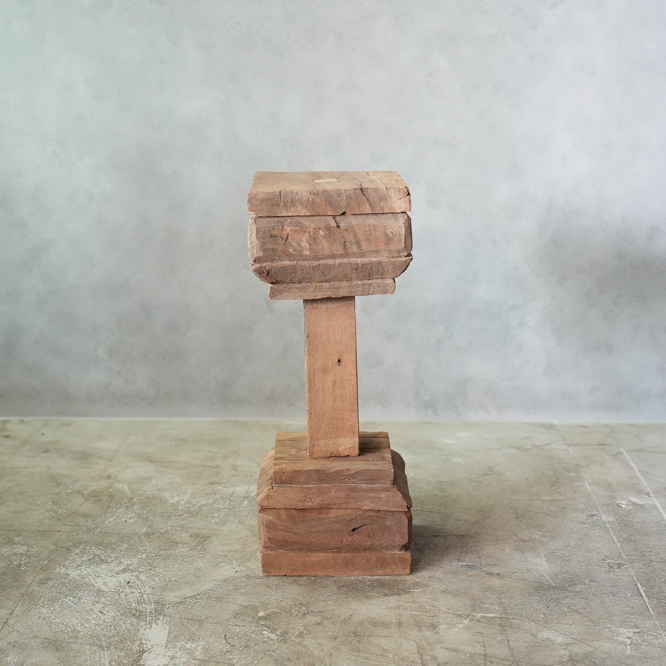 PILLAR STAND H