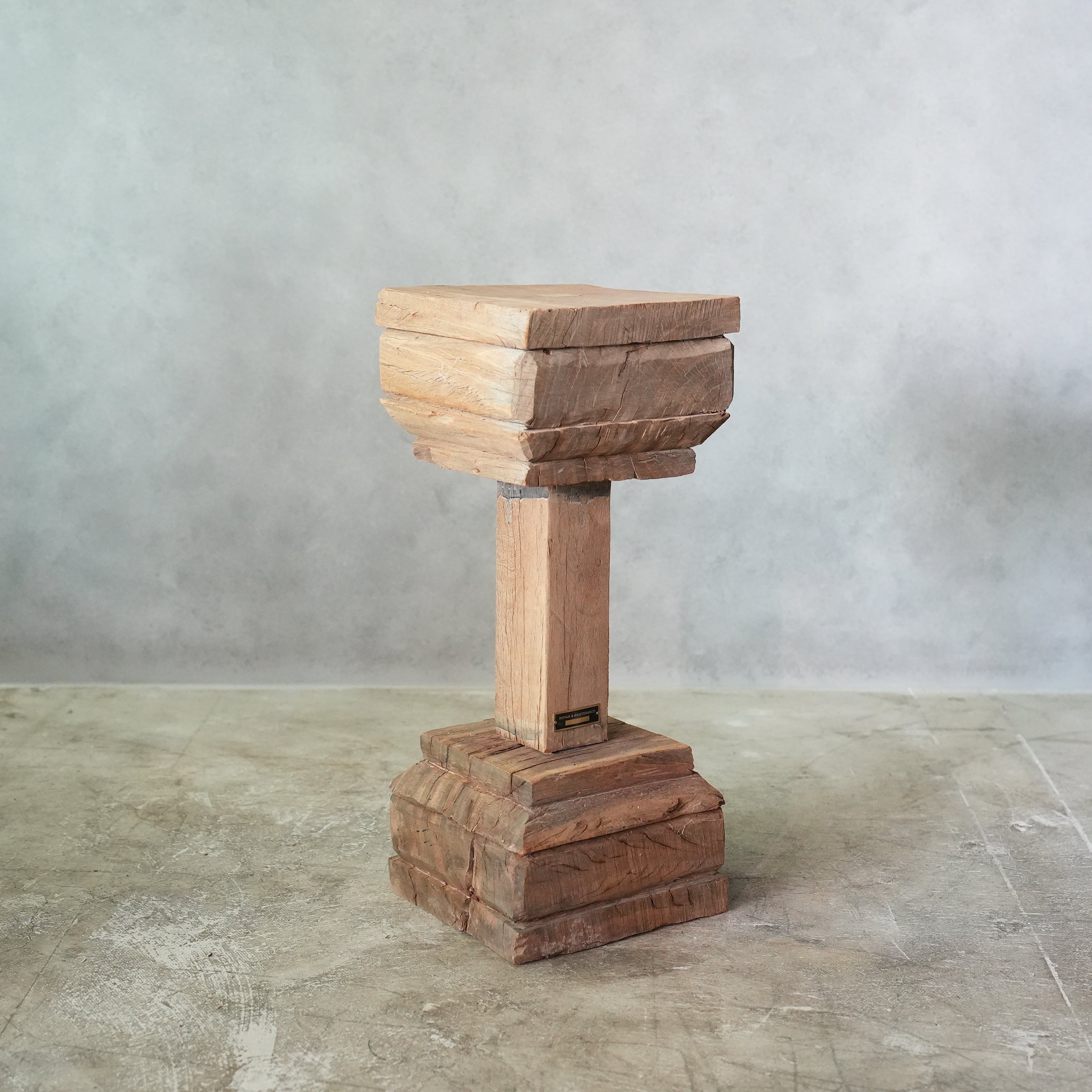 PILLAR STAND H