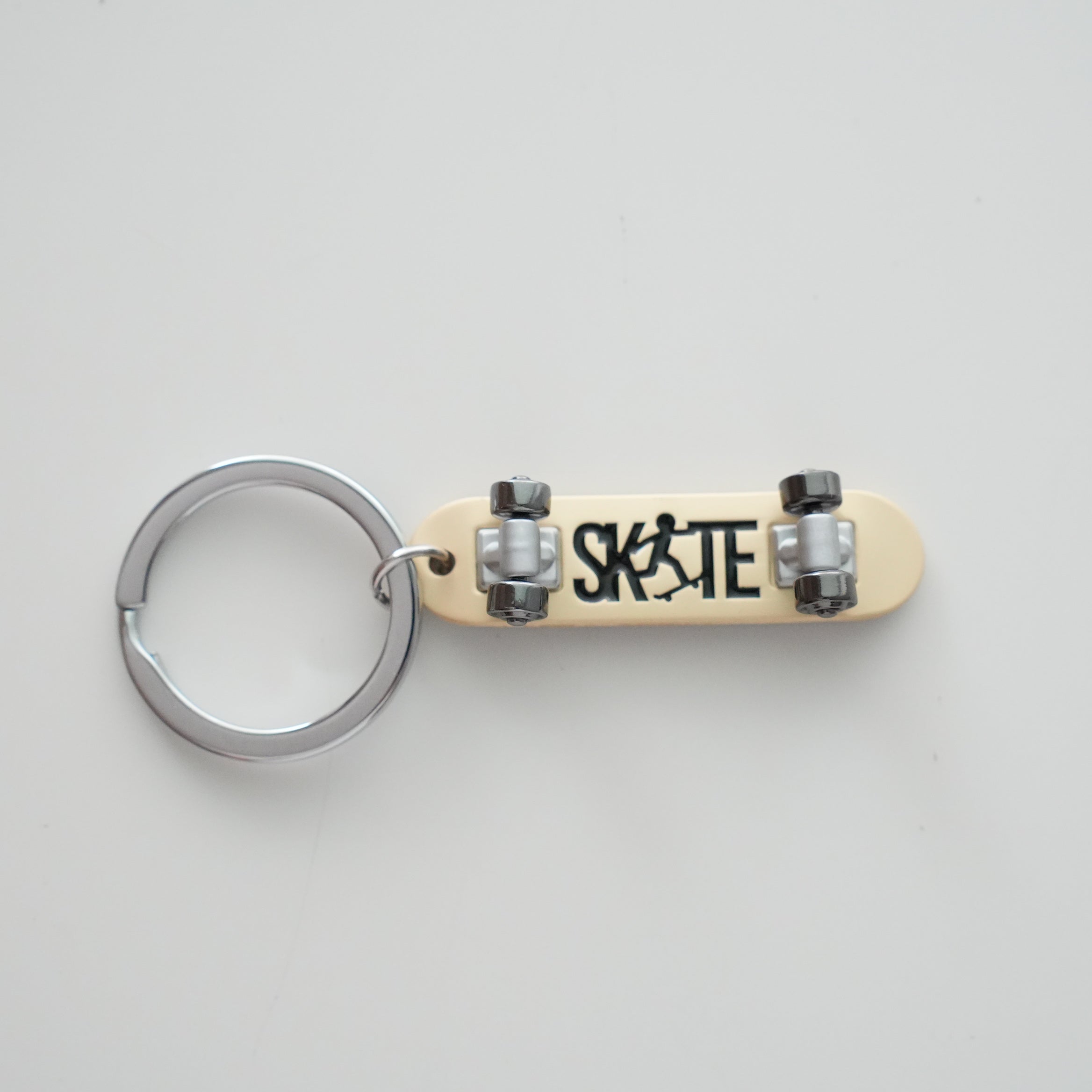 METAL KEY RING SKATEBOARD