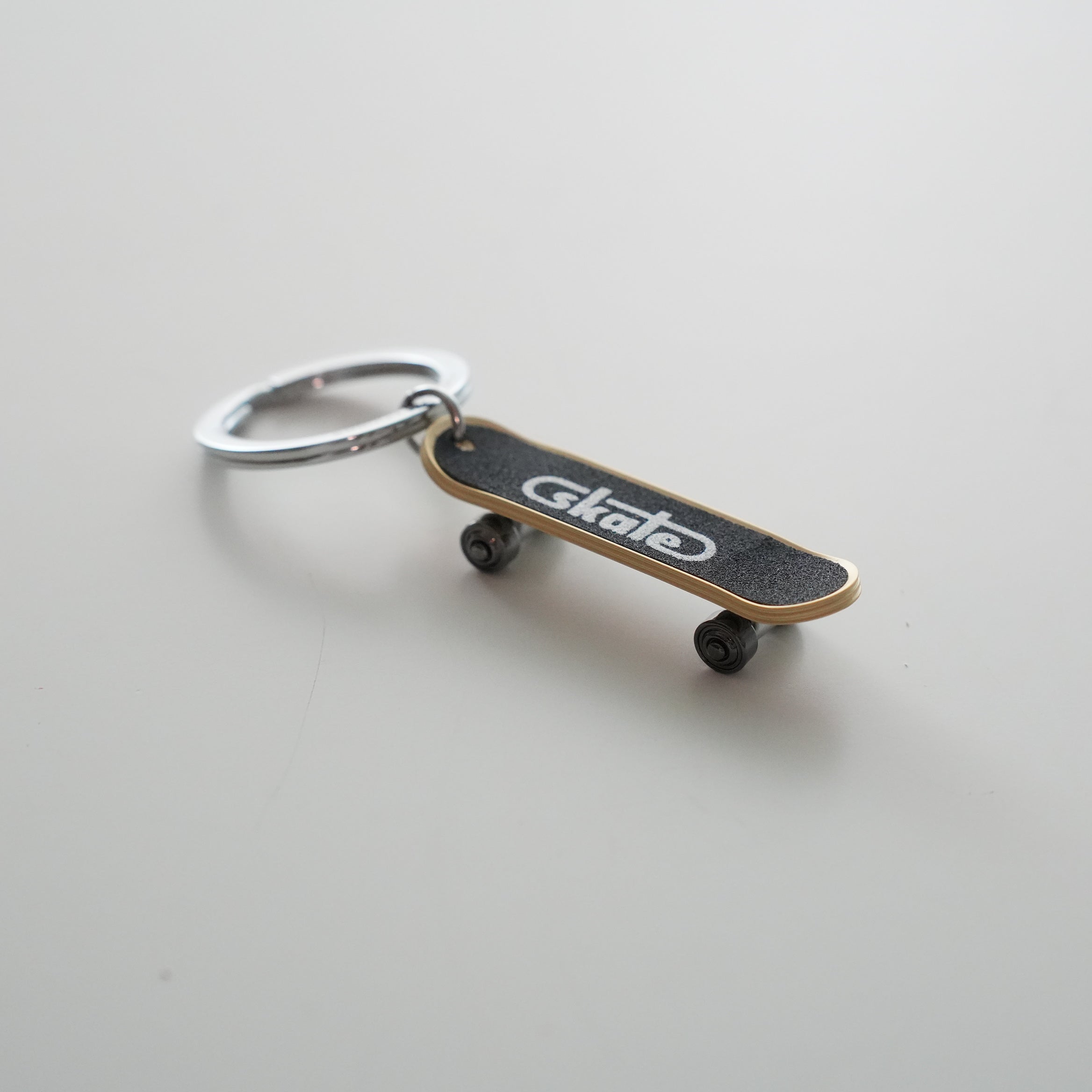 METAL KEY RING SKATEBOARD