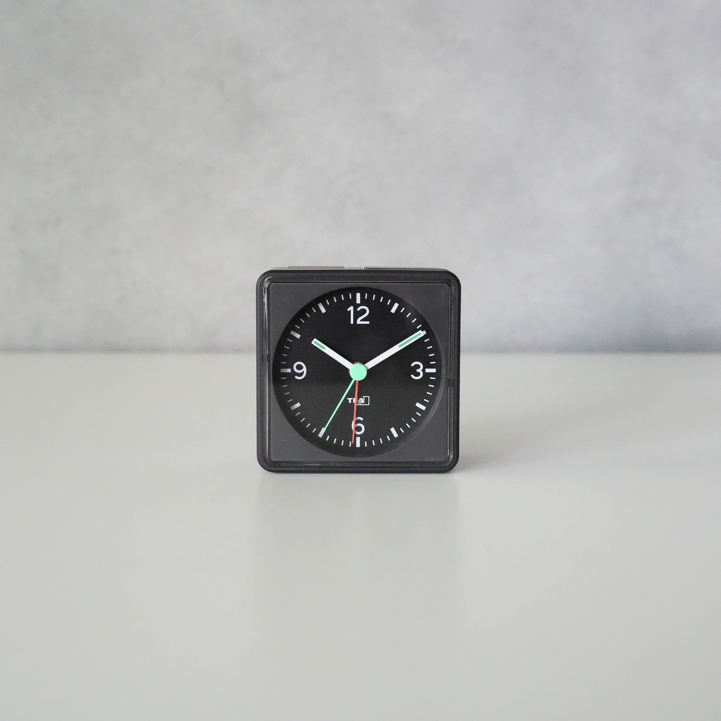 Analogue Alarm Clock 60.1013.54