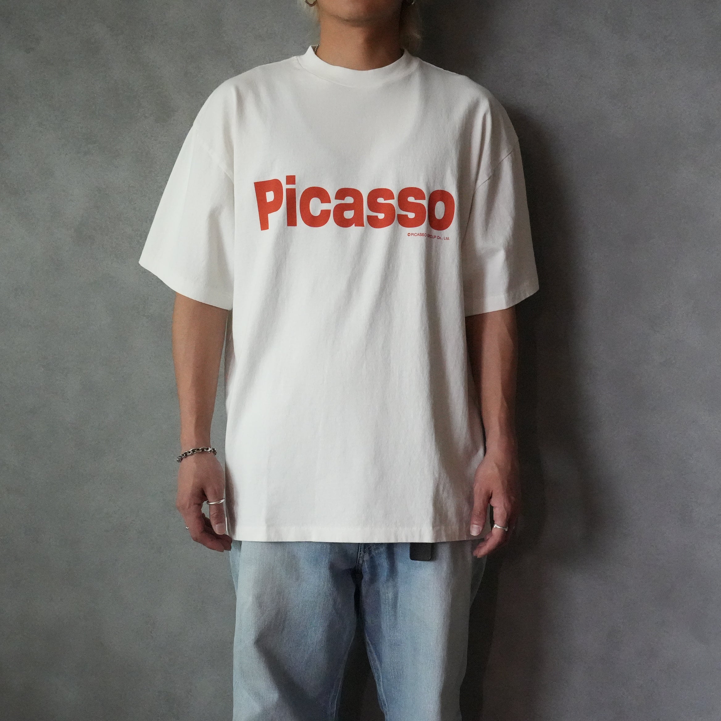 one of the Leading artists Tee