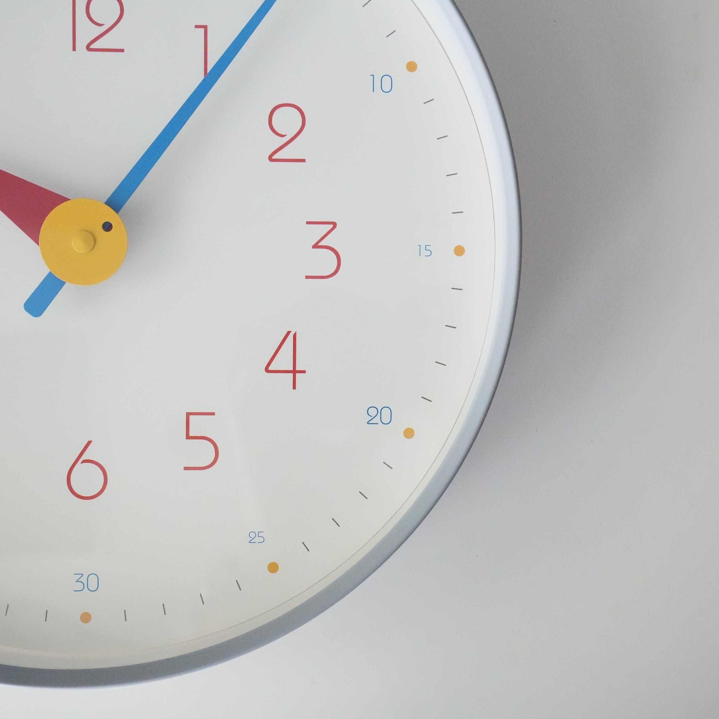 Bauhaus GENE Wall Clock Pro L