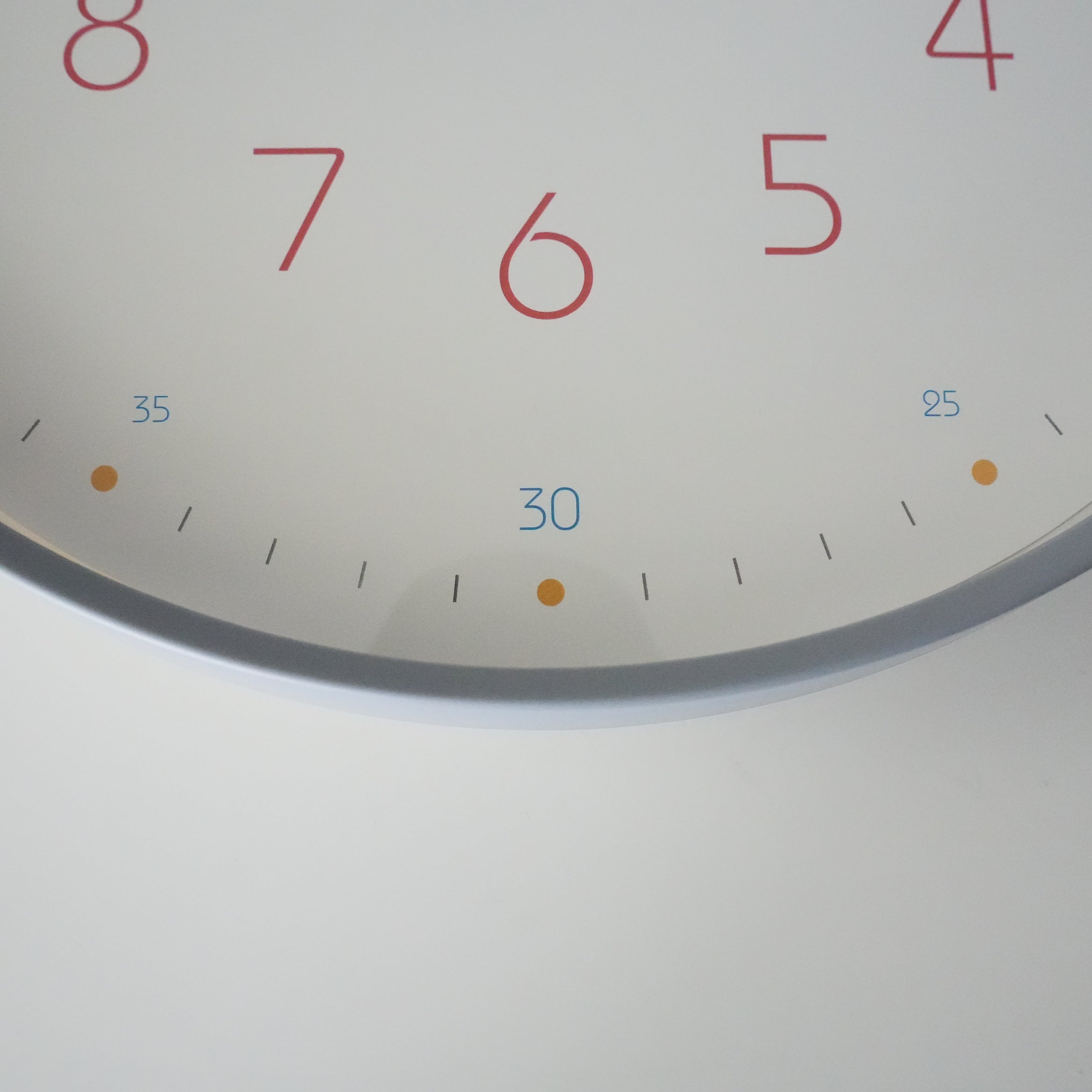 Bauhaus GENE Wall Clock Pro L