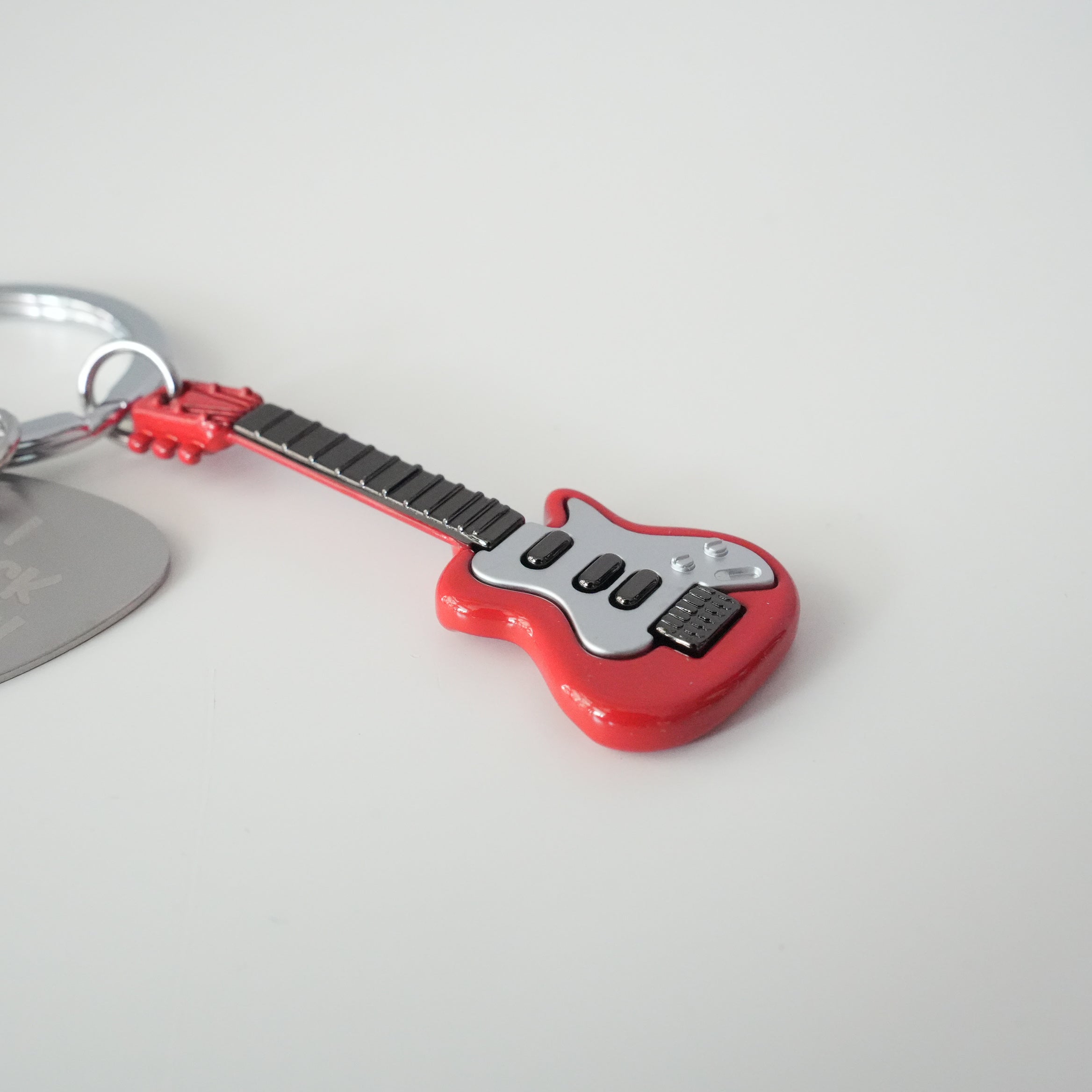 METAL KEY RING GUITAR