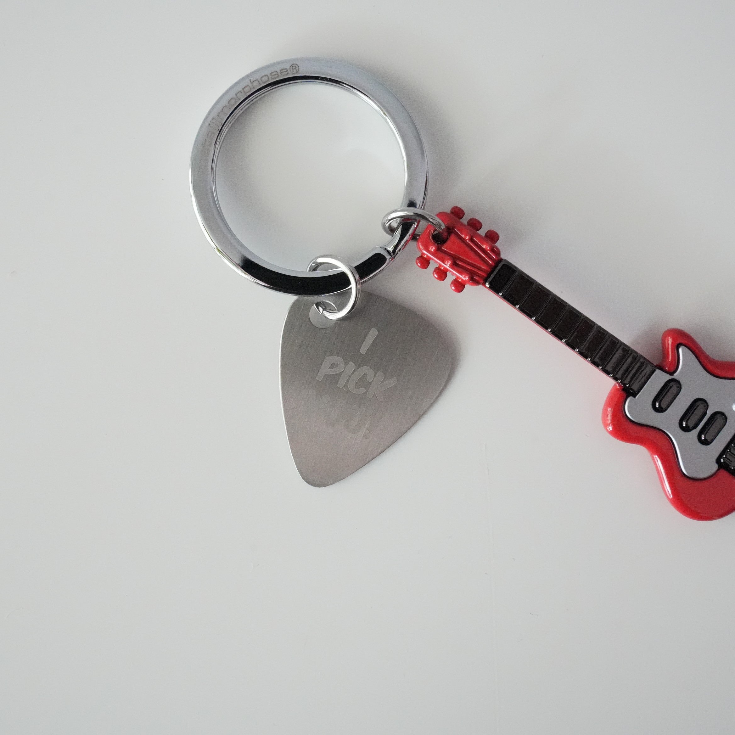 METAL KEY RING GUITAR