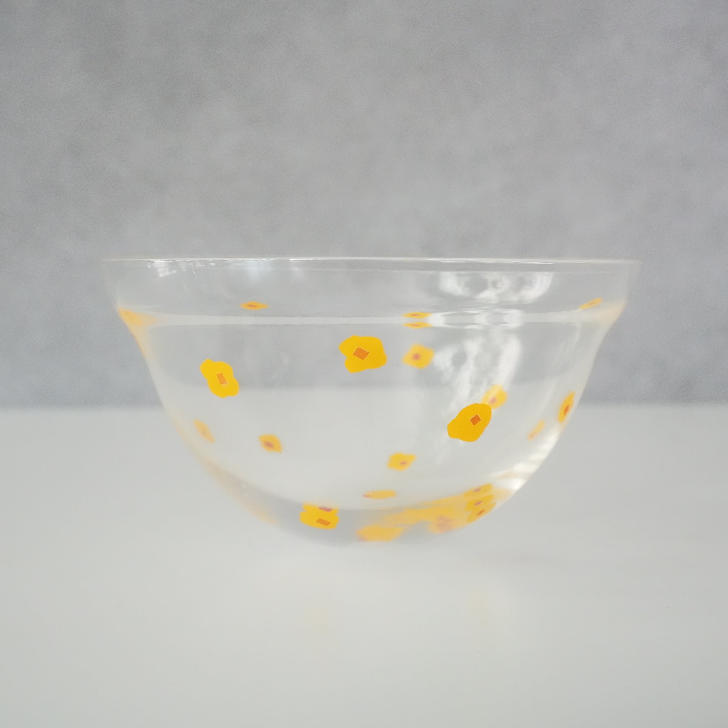 うそみたいなコップ 小花のカップ きいろ