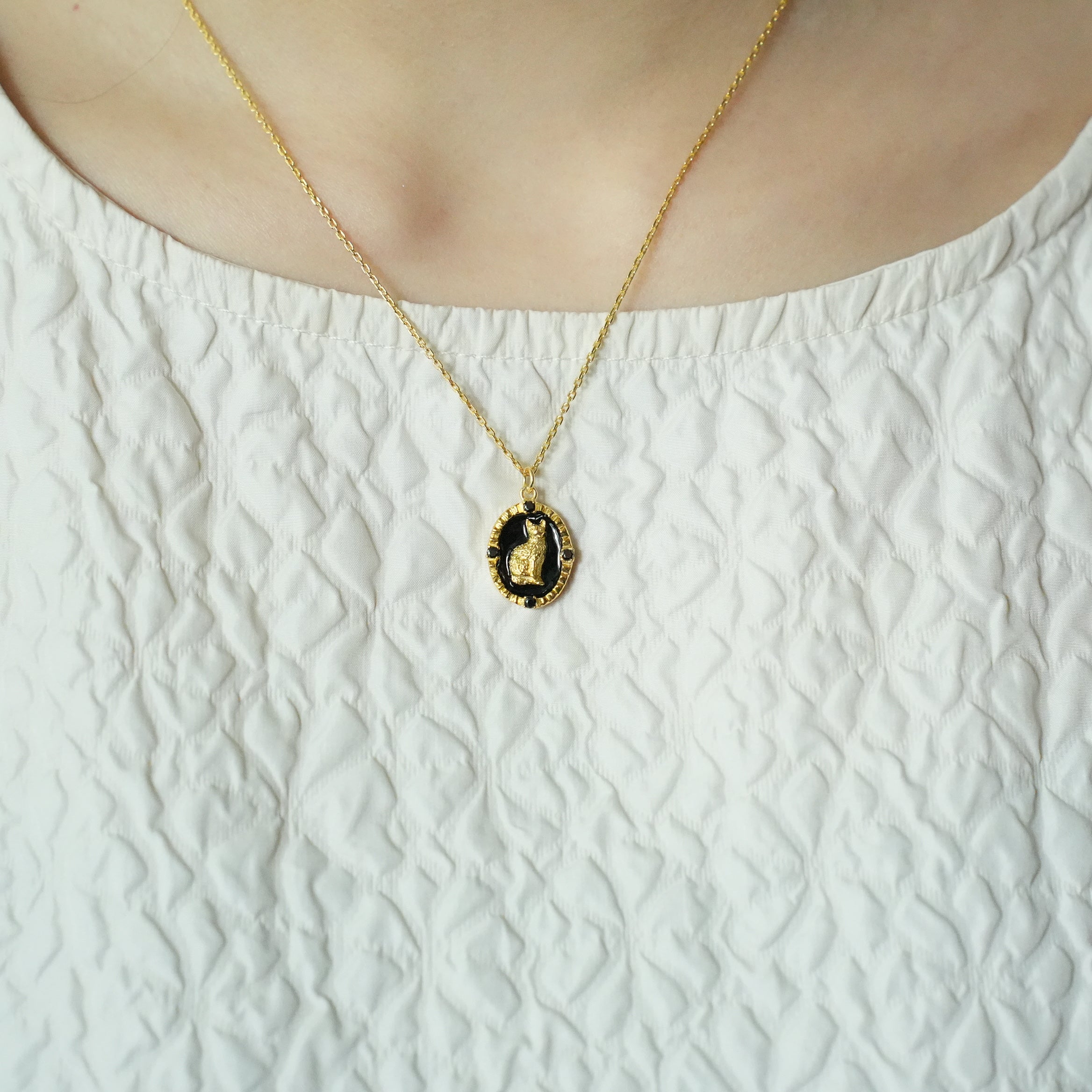 MUR MUR CAT RADIUS NECKLACE