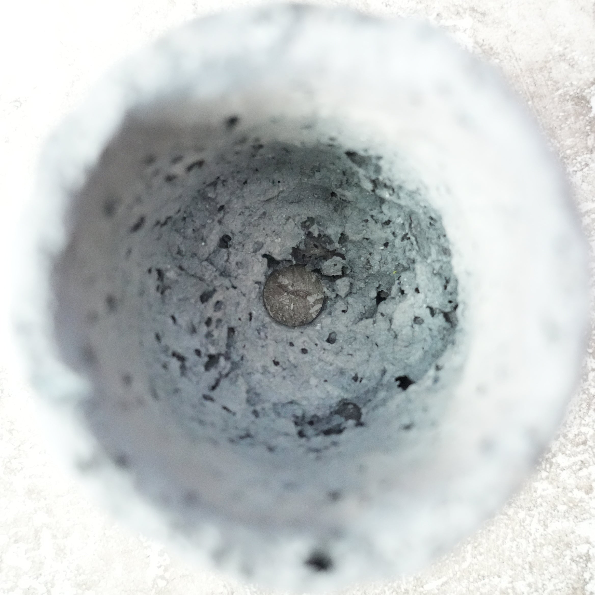 BLACK LAVA PLANTER