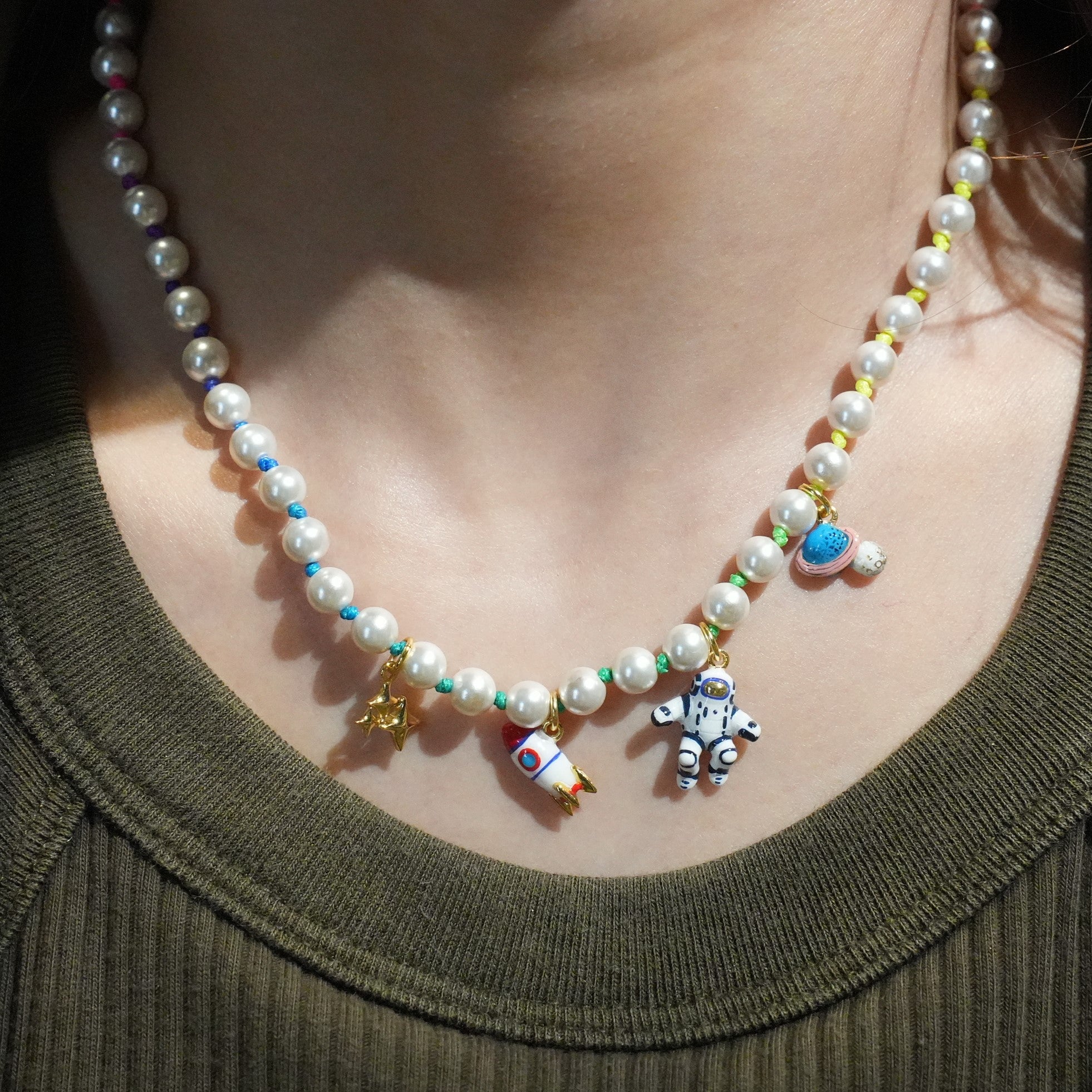 SPACE WALKER PEARL CHOKER NECKLACE