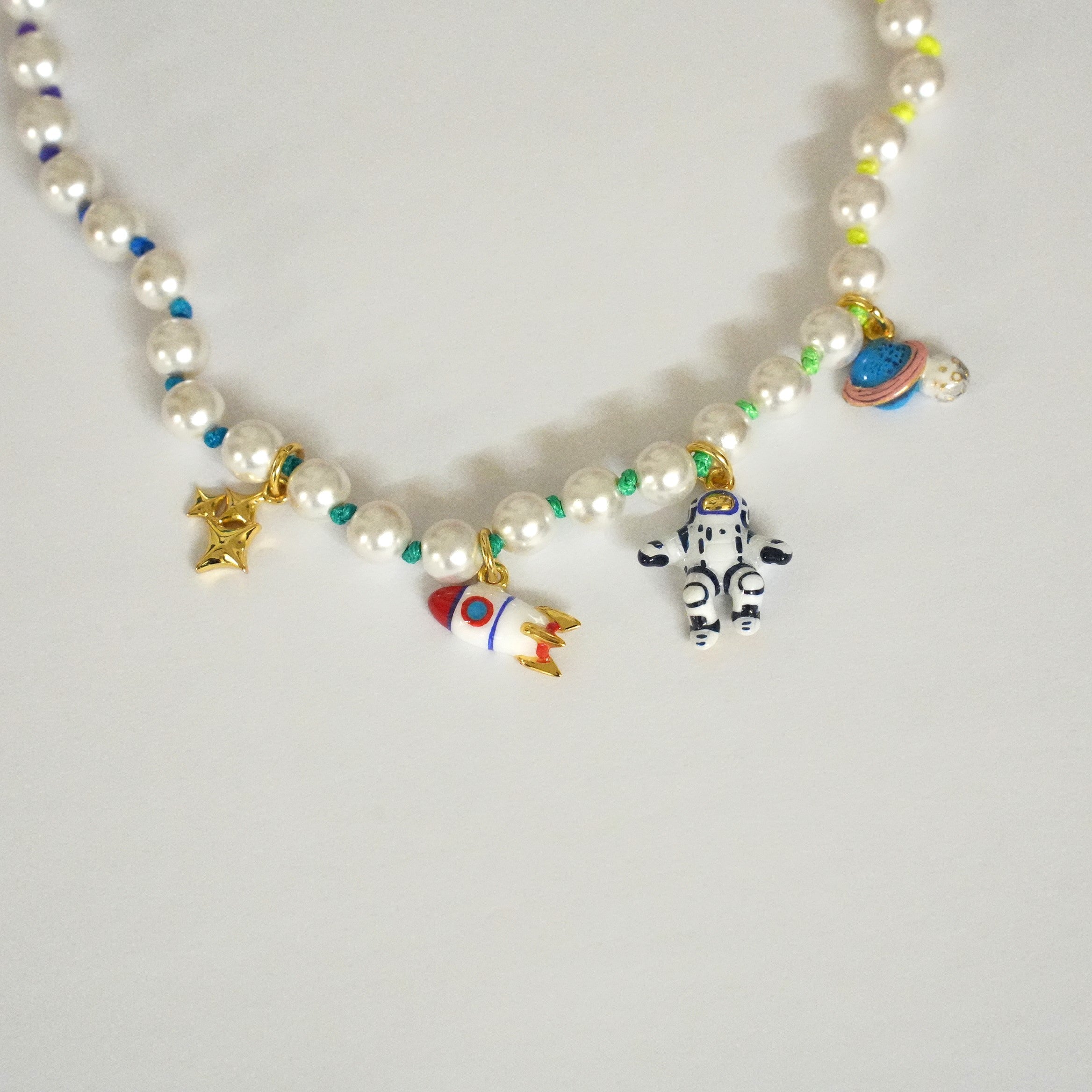 SPACE WALKER PEARL CHOKER NECKLACE