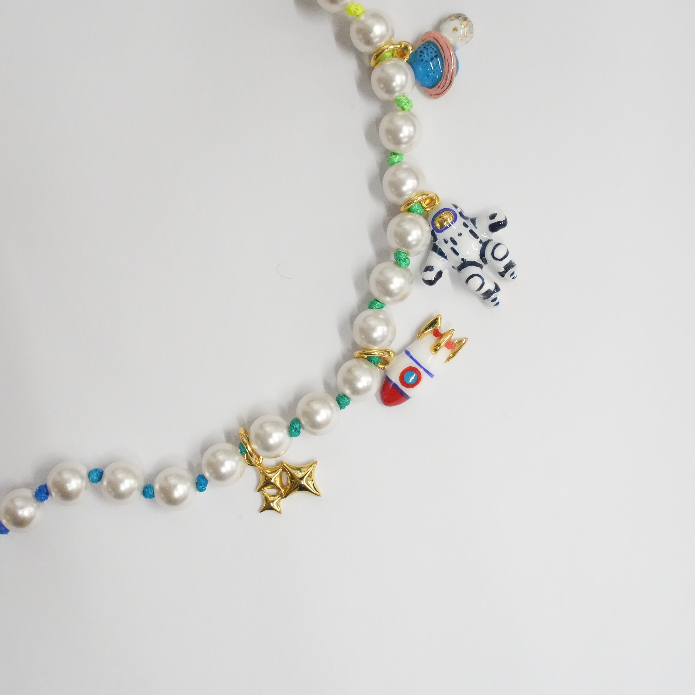 SPACE WALKER PEARL CHOKER NECKLACE