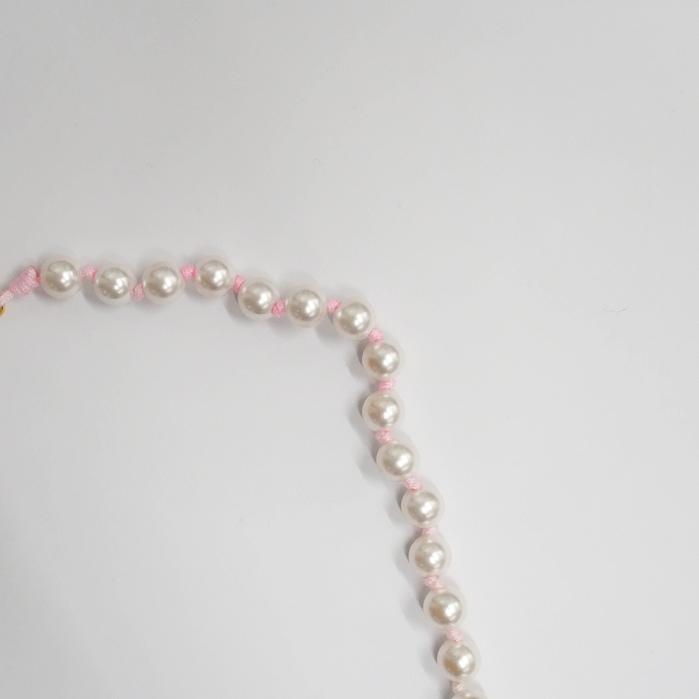 FLYING WHALE PEARL CHOKER NECKLACE