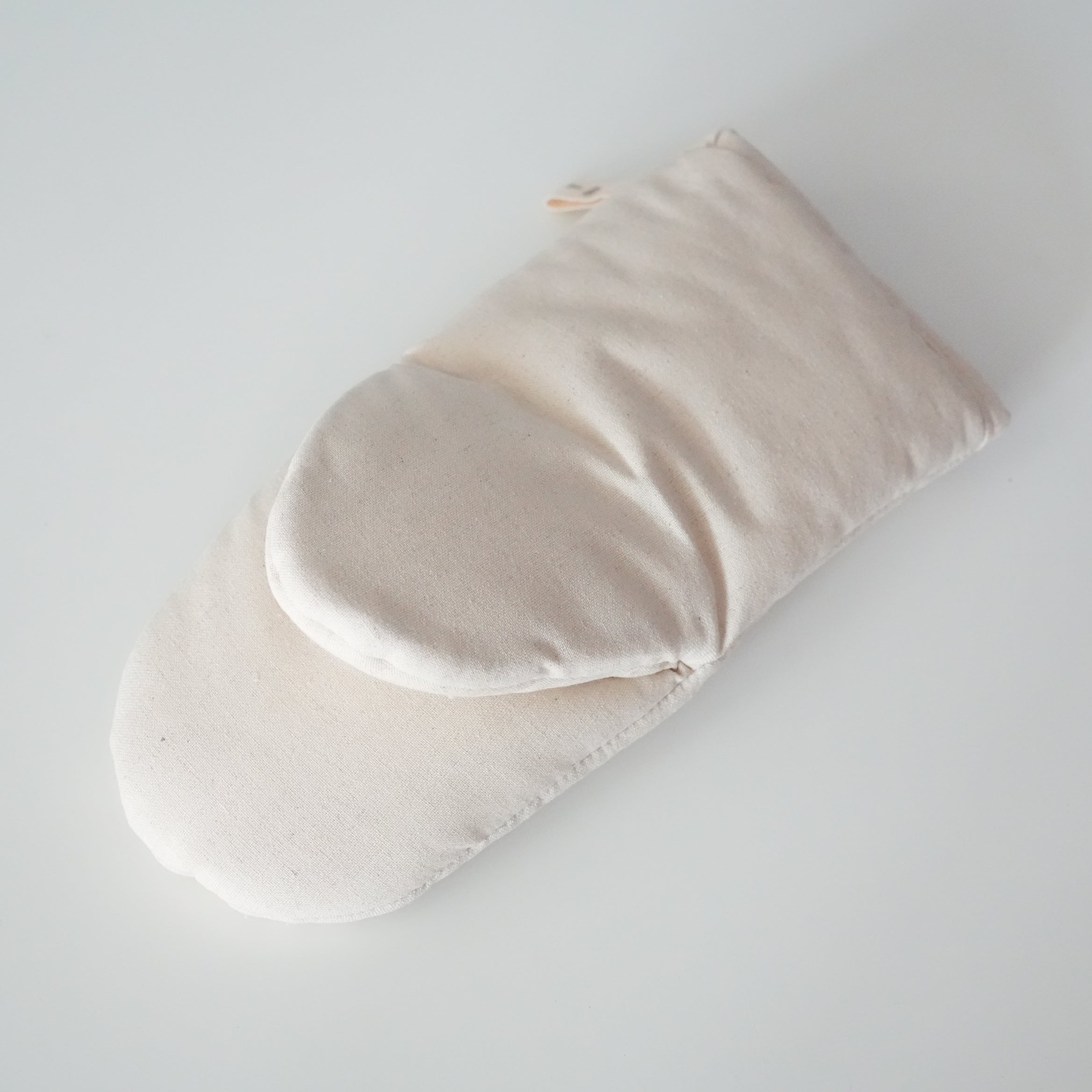 HAyU Embroidery Mitten